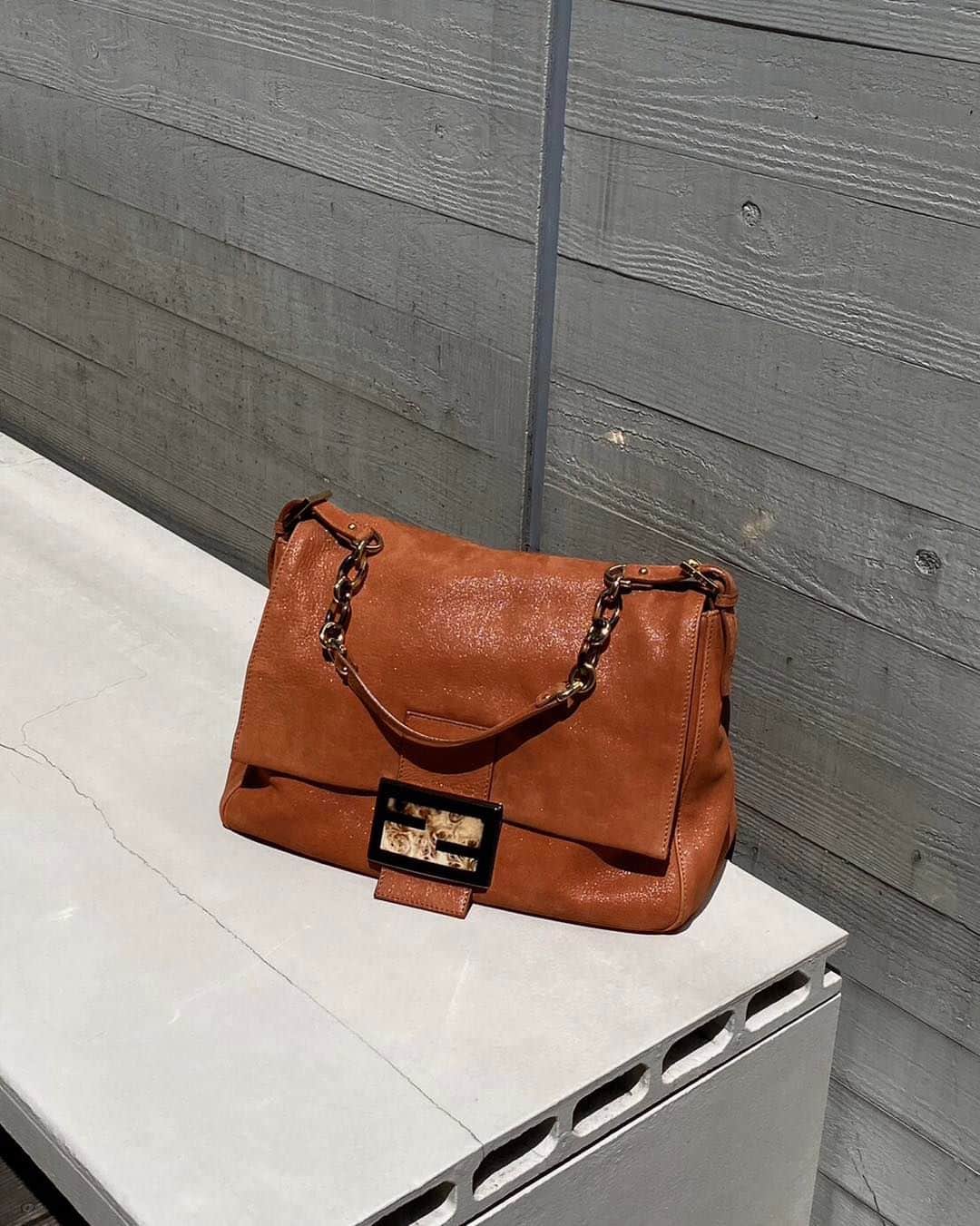 Ｈedyさんのインスタグラム写真 - (ＨedyInstagram)「. FENDI ビッグマンマバケット 品番:H23091550F ※WEB掲載予定  撮影時には透明のフィルムを敷いております。  For free overseas shipping services, please visit global website.（www.hedyjp.com）  @hedy_daikanyama  @hedy_osaka_ @hedy_fashion  #hedy #hedy_japan #hedy_vintage #vintageshop」9月7日 17時51分 - hedy_vintage