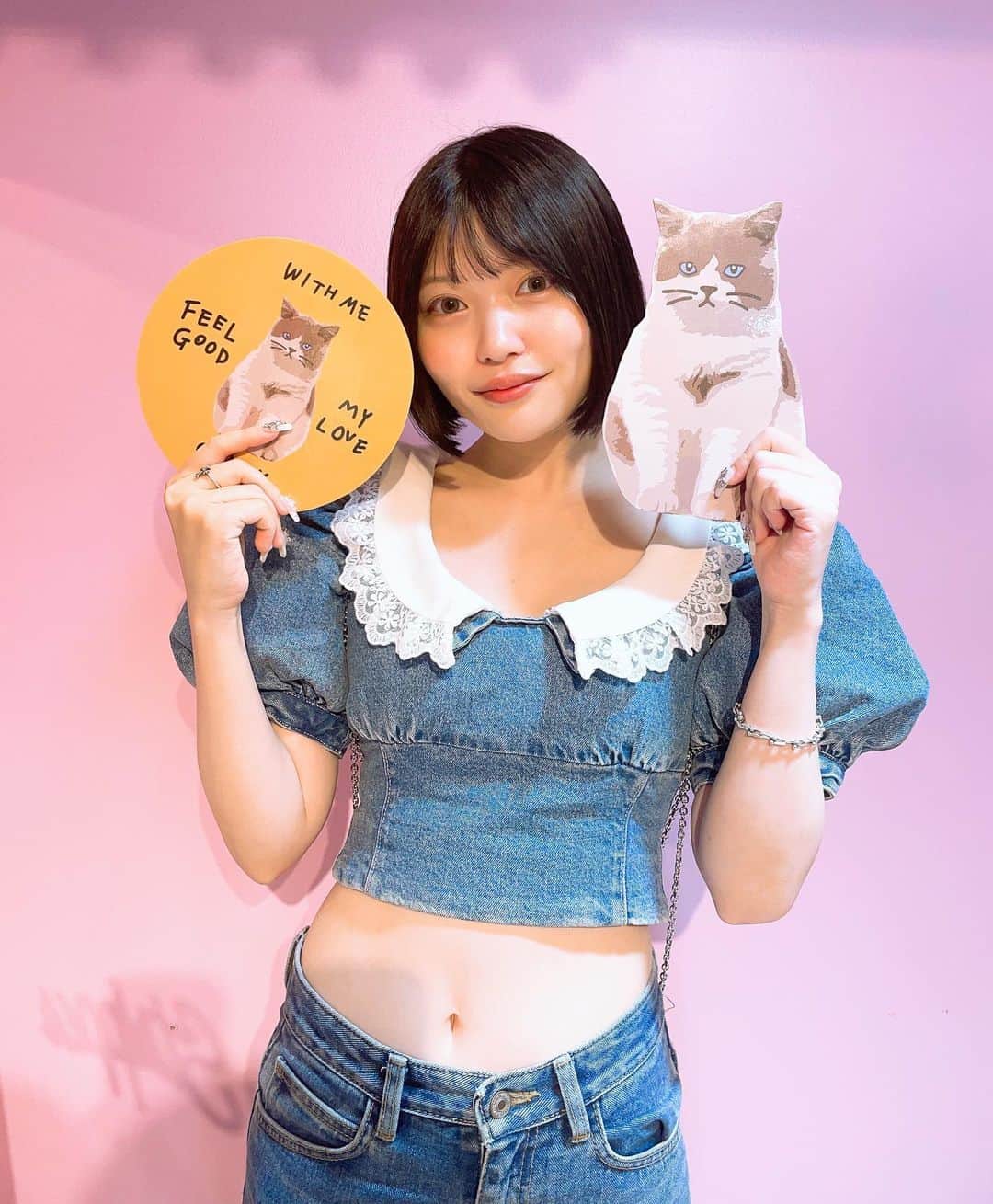 板橋よしえのインスタグラム：「.  @candystripper_official 2023 WINTER & EARLY SPRING EXHIBITION 🐱DAY2  @renkoseki ちゃんさま🩵がプロデュースしているコンセプトカフェ @idoly_cafe のお話がとっても興味深くて、れんちゃんの才能におののきました😳‼️凄いなあ。 会うたび何か必ず自分のブームがあるれんちゃんの話を聞くのが楽しいよ☺️」