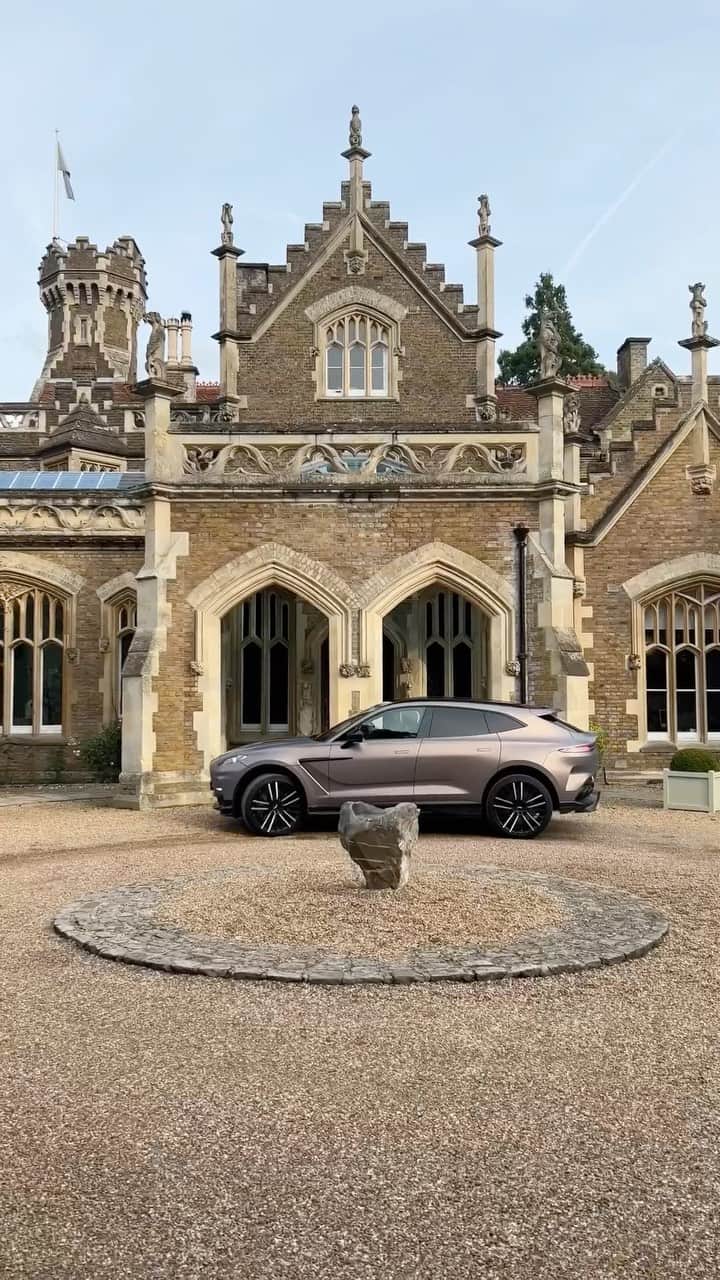 アストンマーチンのインスタグラム：「Take to the wheel in a bespoke #MATCHES @astonmartin to explore @oakleycourt for the launch of @alexeaglesportingclub.」