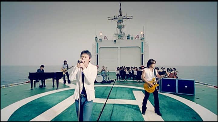 B’zのインスタグラム：「【B'z 35th special】  2005年8月10日発売  39th Single「OCEAN」   #Bz #Bz35th #Pleasure2023」