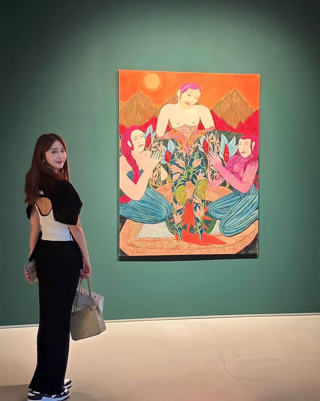 一木美里のインスタグラム：「velvet armor 📍 @seojung_art   #rusudankhizanishvili  #seoul#seoulartweek#アート」