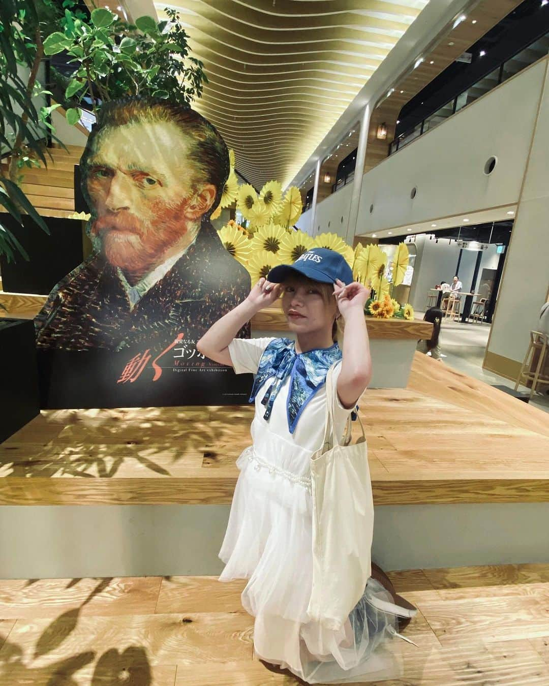 渡邊りつさんのインスタグラム写真 - (渡邊りつInstagram)「ごっほこーで🌻」9月7日 18時13分 - w.rw.r