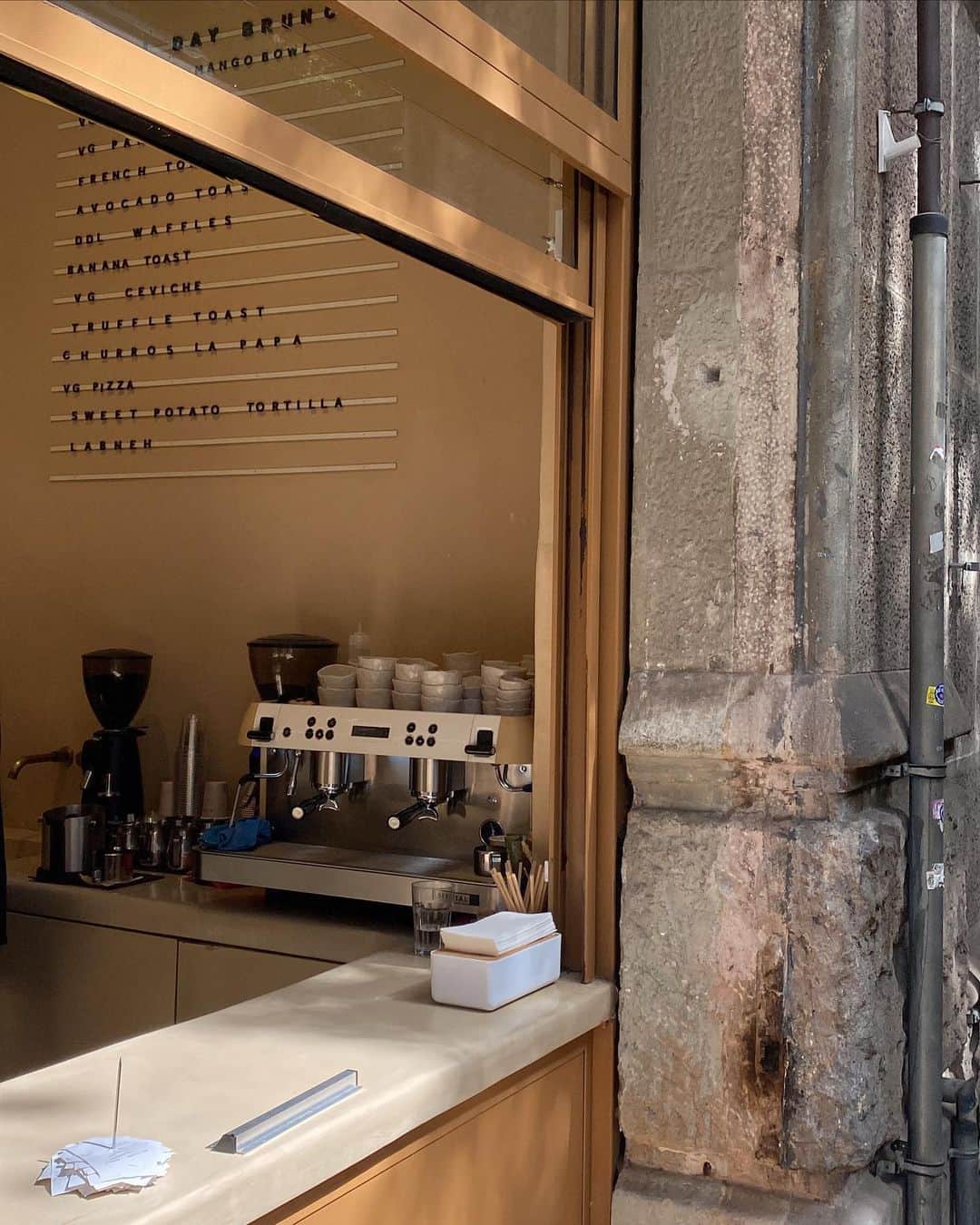 のインスタグラム：「barcelona 🫧」