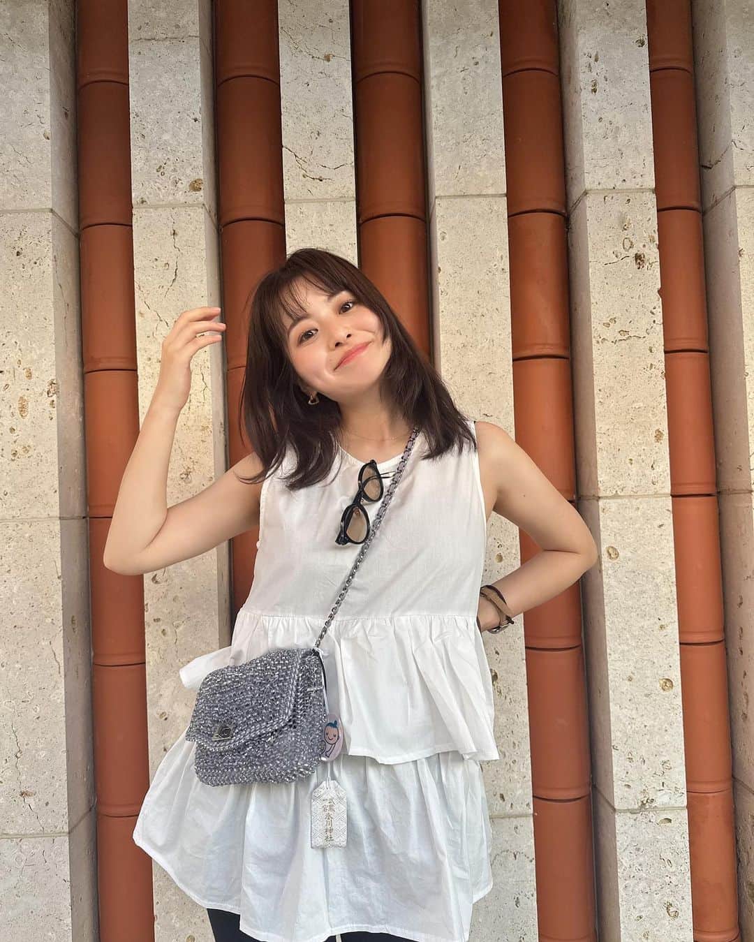 田中優衣のインスタグラム：「AWの販売が始まって 気分は秋〜だけど まだまだ暑くて ちょっと歩くだけで息切れするワ😗」