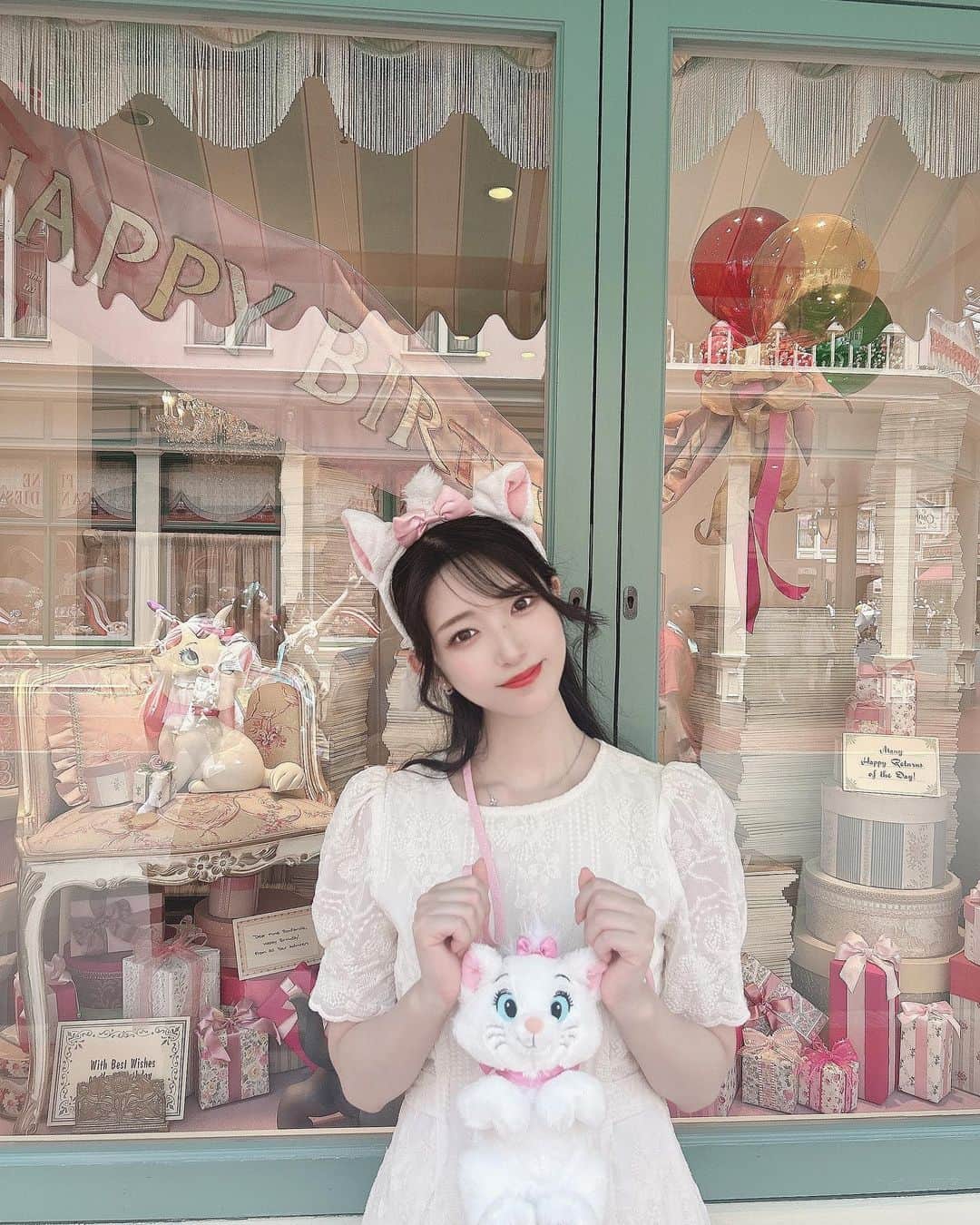 れみぱんのインスタグラム：「産まれました🐣🎀 : この1年の目標は丁寧に人と関わること🐣 また引き続き私を大事に思ってくれる人を私も大事にしていくこと🐣 ということでこれからもよろしくお願いします🐣」