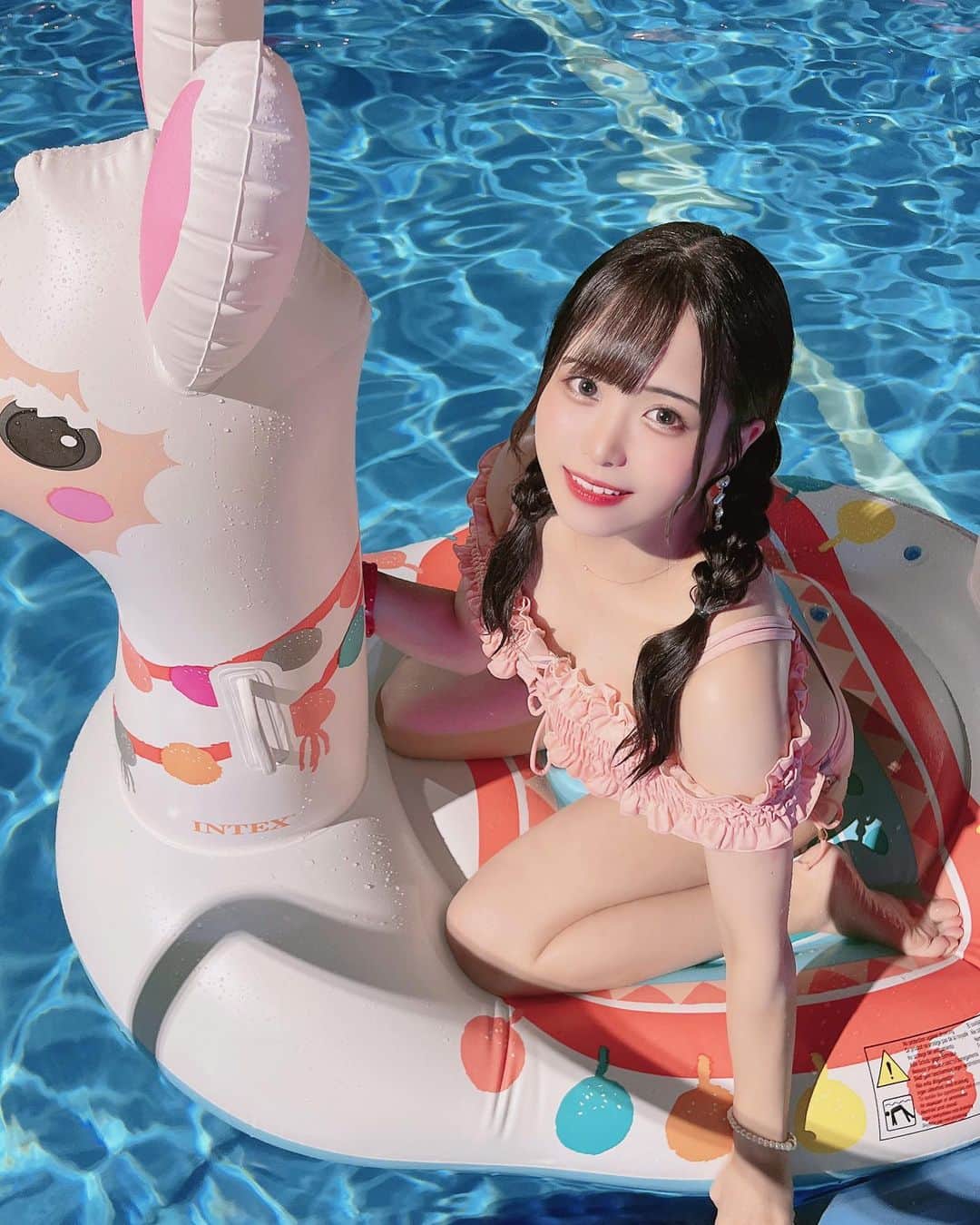 のインスタグラム：「ナイトプール🌃🌙👙💖  #gravure #gravureidol #偶像 #偶像练习生  #グラビア #グラドル #インスタグラビア  #巨乳 #童顔 #ロリ #グラビアアイドル  #アイドル #コスプレイヤー#コスプレ #水着 #ビキニ #セクシー #かわいい　　 #bikinimodel  #bikinigirl  #くびれ  #japaneseidol #sexydress  #sexystyle #bikini #japanesegirl  #asianbabygirl #asianbeauty #asiangirls  #selfie」