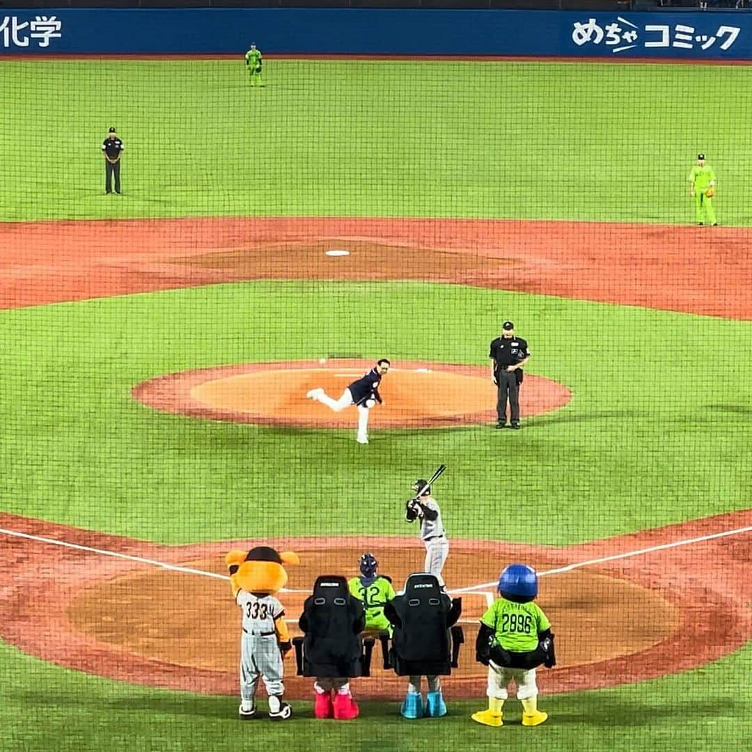 さだまさしさんのインスタグラム写真 - (さだまさしInstagram)「始球式⚾️ お天気に恵まれて楽しかった😊 . #始球式 #東京ヤクルトスワローズ  #さだまさし #sadamasashi #つば九郎 #明治神宮野球場」9月7日 18時45分 - sada_masashi