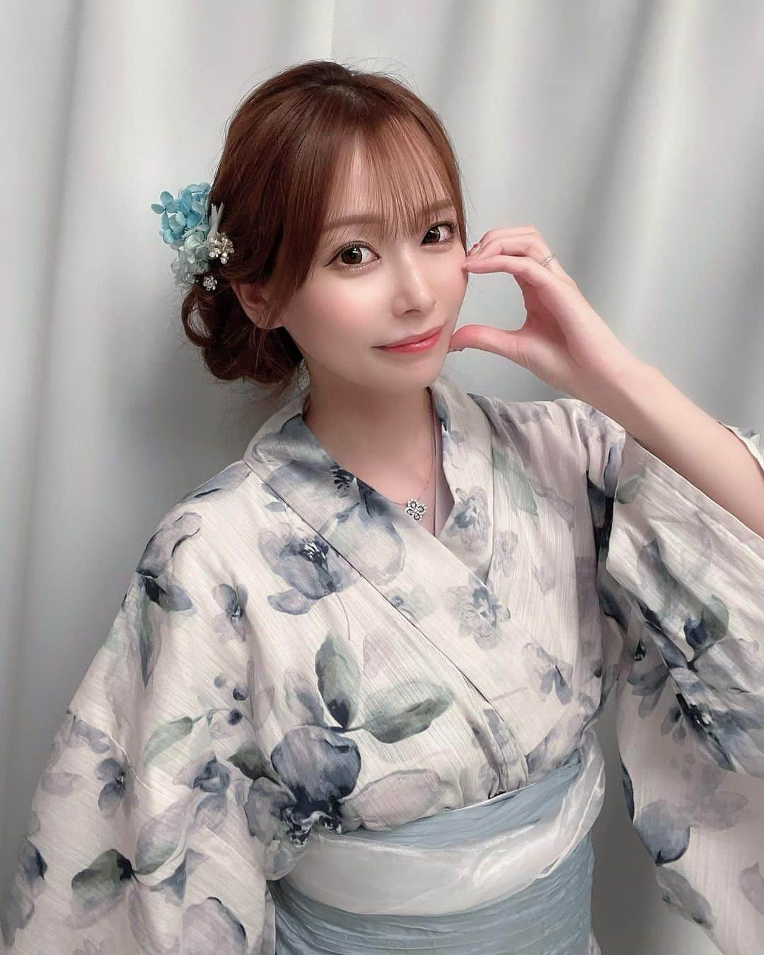 のインスタグラム：「浴衣💙今年も夏満喫できた💙  #ブルベ夏」