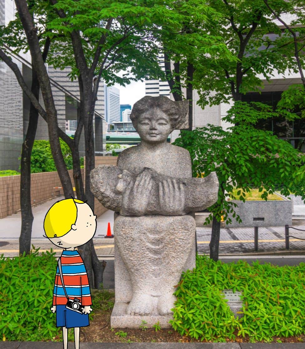 Osaka Bob（大阪観光局公式キャラクター）さんのインスタグラム写真 - (Osaka Bob（大阪観光局公式キャラクター）Instagram)「Near Nakanoshima Central Tower, there is a work called ""Hidamari,"" created by Ryuzo Kawai.  There are many other artworks along the Nakanoshima Green Roa , so you can enjoy them while taking a stroll! 🏙️🌿  中之島セントラルタワーの近くにある「日溜」という作品。 作者は河合隆三氏。 中之島緑道には「日溜」以外にもたくさん作品があるから、散歩しながら楽しんでみてな！🏙️🌿  —————————————————————  #maido #withOsakaBob #OSAKA #osakatrip #japan #nihon #OsakaJapan #大坂 #오사카 #大阪 #Оsака #Осака #โอซาก้า #大阪観光 #sightseeing #Osakatravel #Osakajepang #traveljepang #中之島」9月7日 19時00分 - maido_osaka_bob