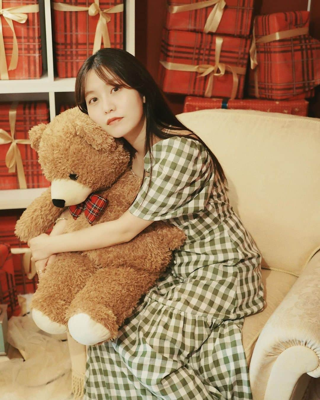 弘松菜摘さんのインスタグラム写真 - (弘松菜摘Instagram)「. . 🧸🎁🧸🎁 . . #portrait」9月7日 18時57分 - choroo930