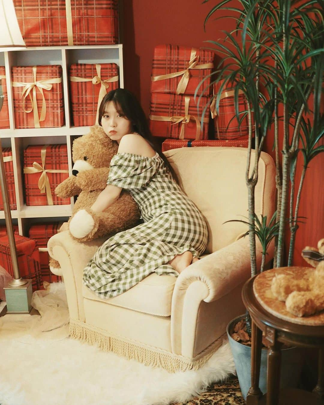 弘松菜摘さんのインスタグラム写真 - (弘松菜摘Instagram)「. . 🧸🎁🧸🎁 . . #portrait」9月7日 18時57分 - choroo930