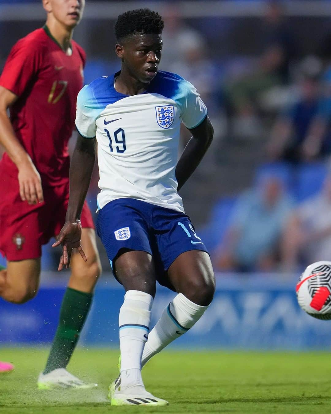 ストーク・シティFCさんのインスタグラム写真 - (ストーク・シティFCInstagram)「👏 Congratulations to City midfielder Sol Sidibe, who won his first cap for England's Under-17s in Pinatar on Wednesday night.  🏴󠁧󠁢󠁥󠁮󠁧󠁿 The young Three Lions were edged 3-2 by Portugal, with matches against Morocco and Spain to follow in the next week.  #StokeCity #SCFC」9月7日 19時06分 - stokecity