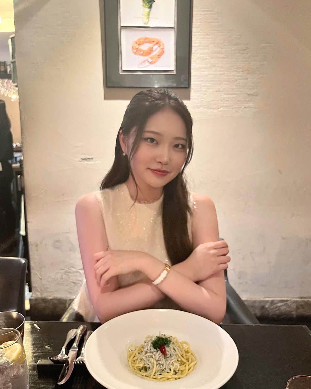 のインスタグラム：「代官山でみつけたレストラン♡  隠れ家な雰囲気好きだからまたいきたいな~ とても美味しかった🥂」