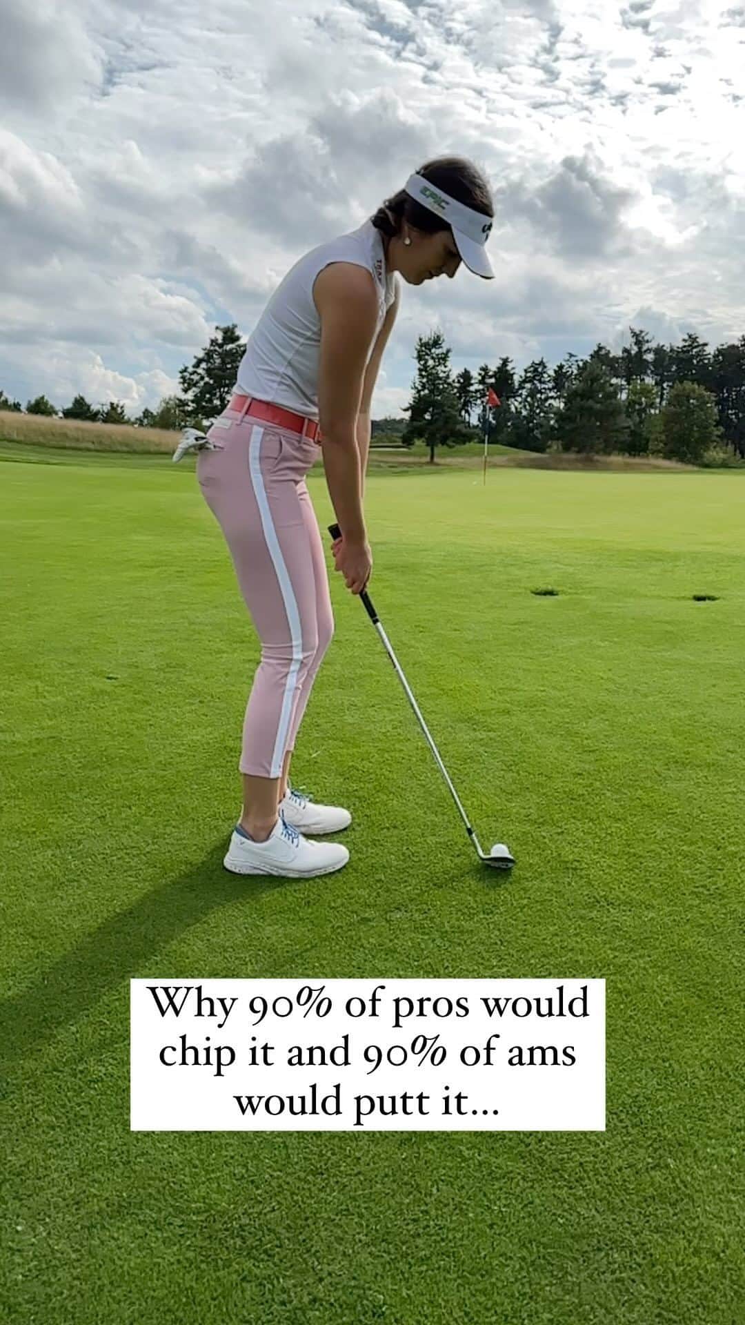 サンドラ・ガルのインスタグラム：「And don’t get me wrong - there is no right way to play this shot (or a similar, shorter distance away from the pin) except to the best of your ability. Which is why putting is the better option for many, and we do it as well at times e.g. British Open style courses 🙌🏻  But here’s why pros would chip it more often:   1. We try to hole every chip shot. 👆🏻  2. By taking out the unevenness of the fringe, there is a higher chance for it. 🙌🏻  3. The above makes distance control more controllable. ⛳️  4. We don’t mind tight lies (at least most of us). 🤷🏻‍♀️  What about you? Do you prefer to putt or chip it off the fringe? (given there are no sprinklers in the way of course)」