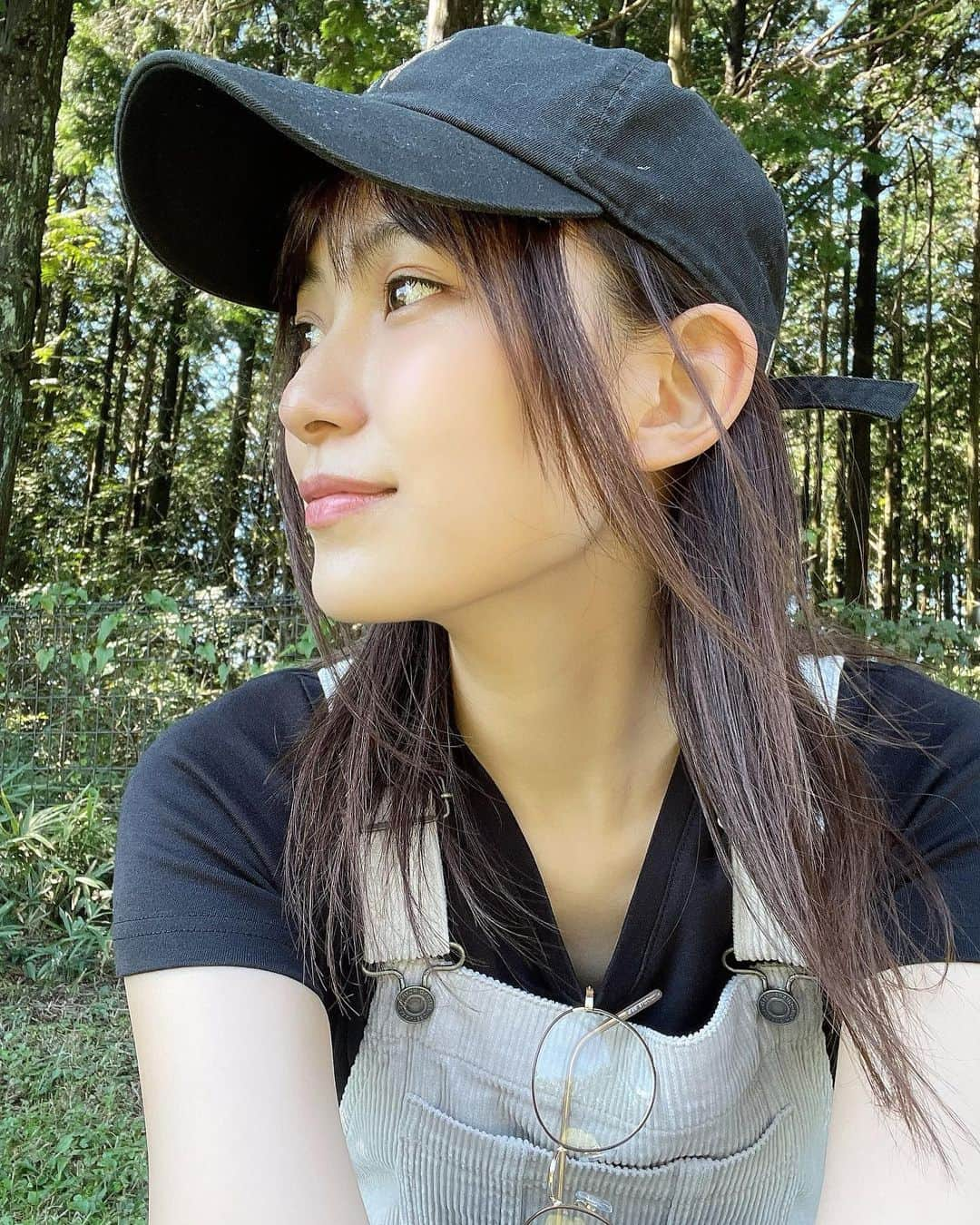 御寺ゆきさんのインスタグラム写真 - (御寺ゆきInstagram)「自然があるところに行きたいなぁ〜！ リフレッシュしたい🌿🌿🌿 でも年齢を重ねるごとに体力とか気力が無くなってきた....笑。がんばれ自分🥹笑 . #自然 #キャンプ #自撮り #横顔 #帽子 #リフレッシュ #自然に触れたい」9月7日 19時21分 - terashi1220