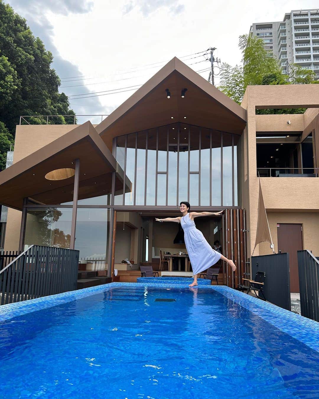 桃生亜希子さんのインスタグラム写真 - (桃生亜希子Instagram)「旅3日目は、熱海の素敵なお家で自由気ままに、ゆっくり過ごす。✨ 　 　水平線が見渡せるプールやお風呂に入ったり、ワインを飲んだり、 夜更けまで音楽を聴きながら思いっきり楽しんだ。✨ 　 　今年の夏も、ありがとう🌞🌕」9月7日 19時23分 - pinokosugar