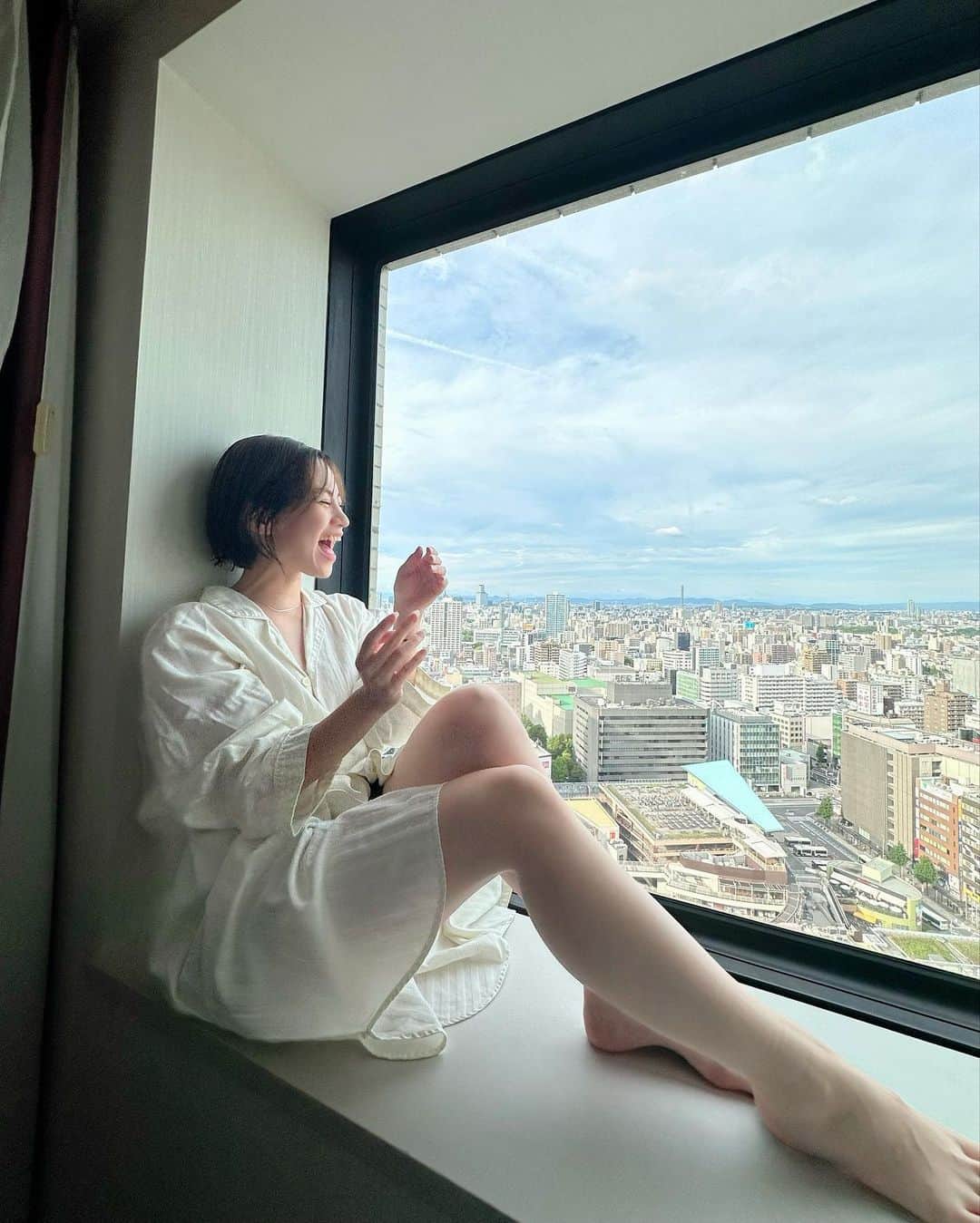 金子織江さんのインスタグラム写真 - (金子織江Instagram)「🫶🫶🫶  新しい環境🍀 新しいチャレンジ🌼 思い切りが大切だと思う今日この頃…‼︎  色んな事に感謝して、 たくさん笑って過ごしたい🌿 毎日小さな幸せを見つけてるよ。  みんなはどんな事で幸せになるのかな？🌹  #韓国ファッション #スキンケア  #155cmコーデ #平均身長コーデ #30代ファッション #ファッション #フリーランスモデル #フリーモデル関東 #撮影モデル #followforfollowback  #おしゃれさんと繋がりたい #シングルマザー  #感謝  #koreanstyle #model  #instagood #fashion #skincare」9月7日 19時23分 - orie_kaneko44