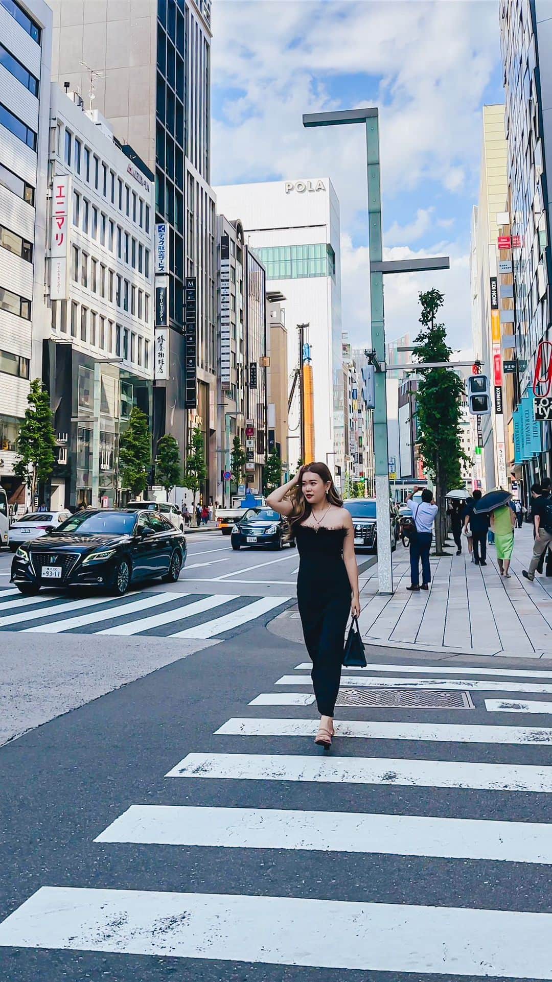 Stella Leeのインスタグラム：「Living my Carrie Bradshaw moment, but make it in Tokyo 🇯🇵」