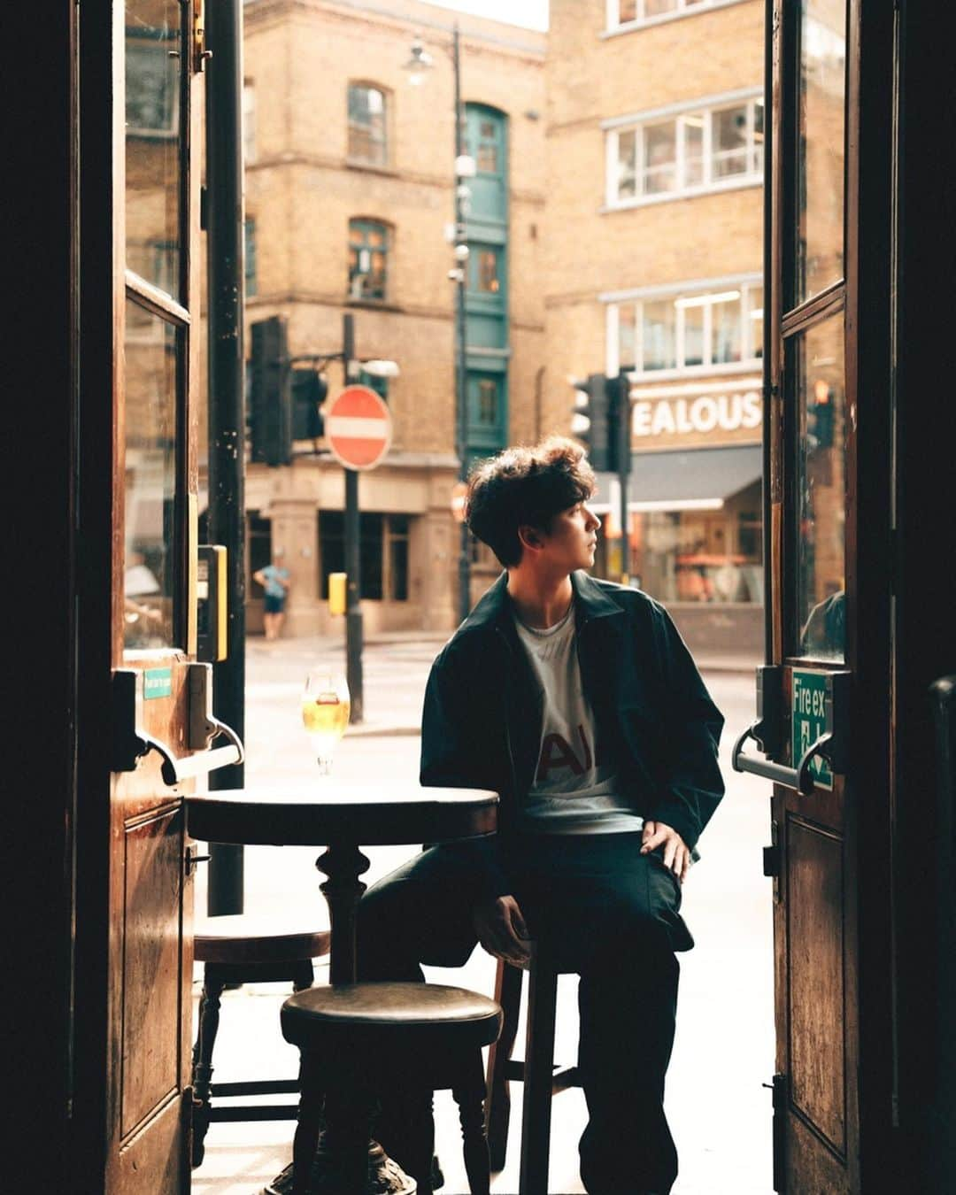 バロ さんのインスタグラム写真 - (バロ Instagram)「London🇬🇧💙 X @jinifoto   토트넘 경기는 일정내에 없어서 못보지만 런던까지 왔으니 토트넘 유니폼은 입어줘야지🤍Tottenham hotspur🤍 @spursofficial   #london #spurs #tottenham #sony #son7」9月7日 19時37分 - baroganatanatda