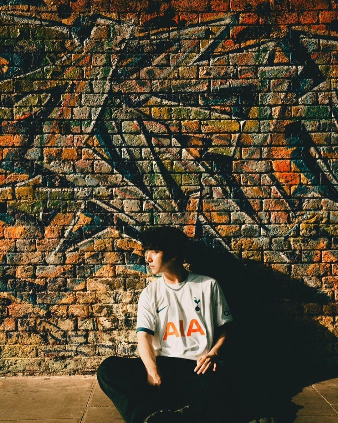 バロ さんのインスタグラム写真 - (バロ Instagram)「London🇬🇧💙 X @jinifoto   토트넘 경기는 일정내에 없어서 못보지만 런던까지 왔으니 토트넘 유니폼은 입어줘야지🤍Tottenham hotspur🤍 @spursofficial   #london #spurs #tottenham #sony #son7」9月7日 19時37分 - baroganatanatda