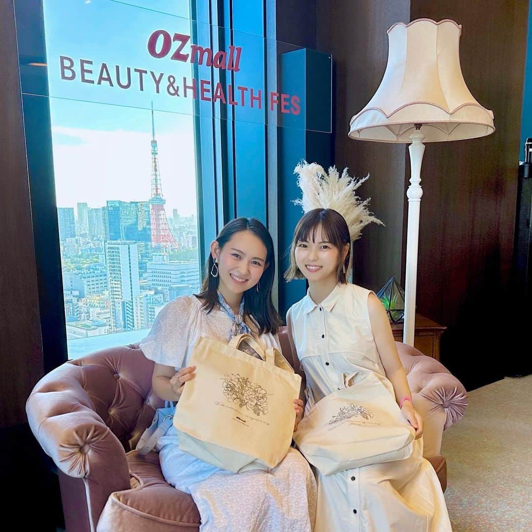 OZmall hairsalon（オズモール ヘアサロン）さんのインスタグラム写真 - (OZmall hairsalon（オズモール ヘアサロン）Instagram)「【OZmallビューティ＆ヘルスフェス2023】🧴🛁  8月29日（火）にザ ロイヤルパークホテル アイコニック 東京汐留で開催された「OZmallビューティ＆ヘルスフェス2023」  OZmallベストコスメ2023に選出されたコスメの展示や、注目アイテムを体験できるブースなど盛りだくさんのコンテンツが🛍️ 1日1粒 生きて腸まで届ける乳酸菌サプリメントの「ロイテリ」や、クールな清涼感とフレッシュなミントの香りで爽やかな使い心地の「アパガード」、厳格なオーガニック認証取得のサステナブルビューティーブランド「Be」など、話題の人気アイテムが集結！  総勢500人以上のお客様にお集まりいただき、終始大盛況のイベントとなりました🌼  ◆今回の参加ブランド ・ロイテリ ・アパガード ・Be（ビー） ・AQUA AQUA（アクア・アクア） ・仙台勝山館（センダイショウザンカン） ・Sphere（スフィア） ・FRENAVA natural＆organic（フレナバナ チュラル＆オーガニック） ・product（プロダクト） ・JOSIANE LAURE（ジョジアンヌロール） ・三旺インターナショナル ・HOUSE OF ROSE（ハウス オブ ローゼ） ・LERBOLARIO（レルボラリオ） ・Excellula／URIAGE（エクセルーラ／ユリアージュ） ・REJUUP（リジュアップ） ・・・・・・・・・・・・・・・・・・・・・・・・・ #Ozmall #ビューティ #コスメ #美容 #cosme #ヘルスケア #beauty #化粧 #髪 #髪型 #セルフィー #美活 #綺麗になりたい #美と健康 #メイク #makeup #cosme #cosmetic #化粧品 #イベント #美白 #ケア #ワークショップ」9月7日 19時37分 - ozmall_beauty