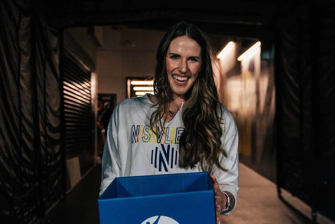 メリッサ・フランクリンのインスタグラム：「Oh hey @nashvillesc, y’all are the best💛⚽️💙」