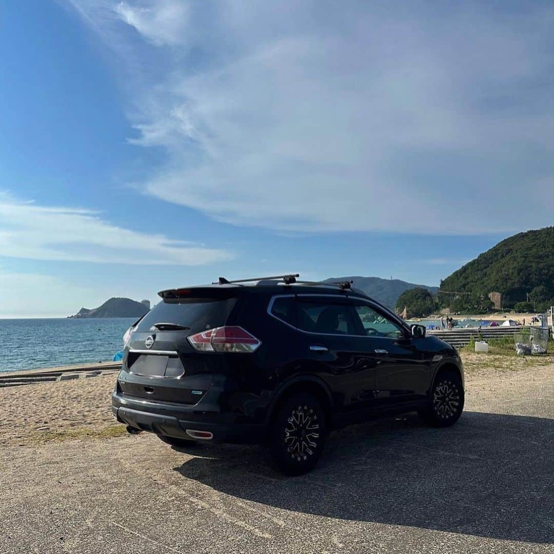 Nissanさんのインスタグラム写真 - (NissanInstagram)「They say black is the color of elegance, we say black is the color of adventure!  📸: @t32.xtrail_   #Nissan #NissanXtrail #Xtrail #Color #Black #Landscape #Nature #Adventure」9月11日 22時30分 - nissan