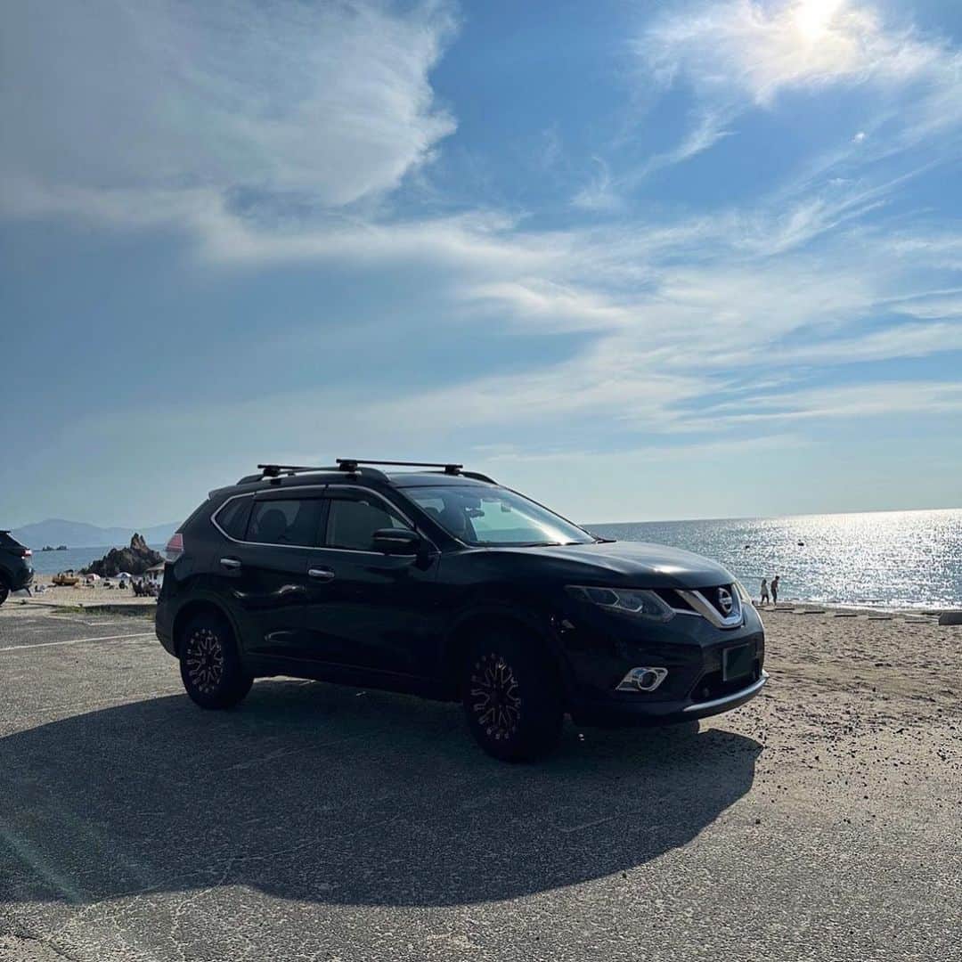 Nissanさんのインスタグラム写真 - (NissanInstagram)「They say black is the color of elegance, we say black is the color of adventure!  📸: @t32.xtrail_   #Nissan #NissanXtrail #Xtrail #Color #Black #Landscape #Nature #Adventure」9月11日 22時30分 - nissan