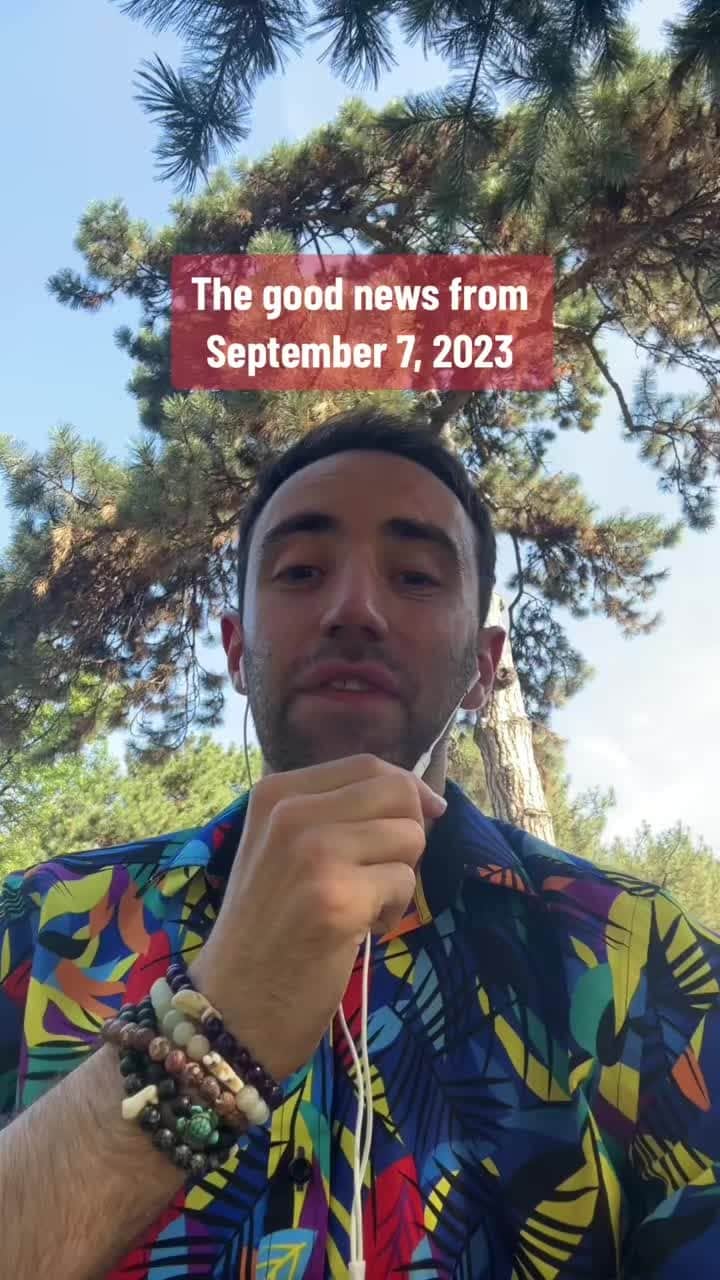 Jacob Simonのインスタグラム：「It’s 95 degrees today so i decided to sit in some shade but it didn’t feel right… stood up halfway through and the good news is coming at you anyways #forthefirstandonlytime #ftfaot #todaysgoodnews #september7 (music @im_davidedistefano, sources: climativity)」