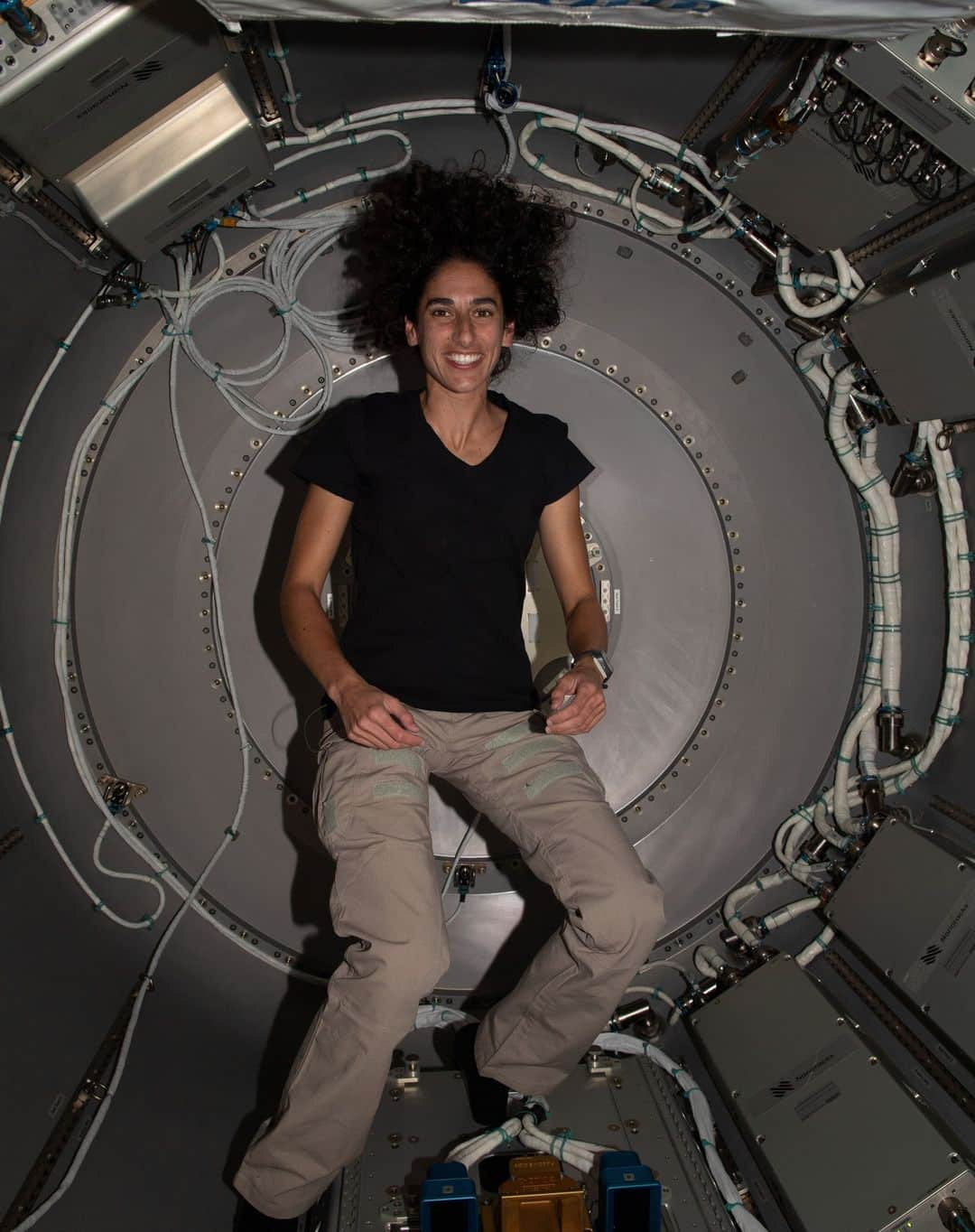 国際宇宙ステーションさんのインスタグラム写真 - (国際宇宙ステーションInstagram)「New Expedition 69 Flight Engineer Jasmin Moghbeli, who is in her second week aboard the International Space Station, is pictured during her orbital duties as she gets used to living and working in space for a six-month research mission.  Pic 1) Moghbeli is pictured inside the NanoRacks Bishop airlock located on the port side of the International Space Station's Tranquility module. Bishop is a commercial doorway that can be robotically removed and attached to Tranquility and enables larger payloads to be moved inside and outside the station.  Pic 2) Moghbeli collects water samples for microbial analysis inside the International Space Station's Destiny laboratory module.  #nasa #astronaut #science #research #nanoracks #bishop #airlock #destiny #laboratory #tranquility #international #space #station」9月8日 6時12分 - iss