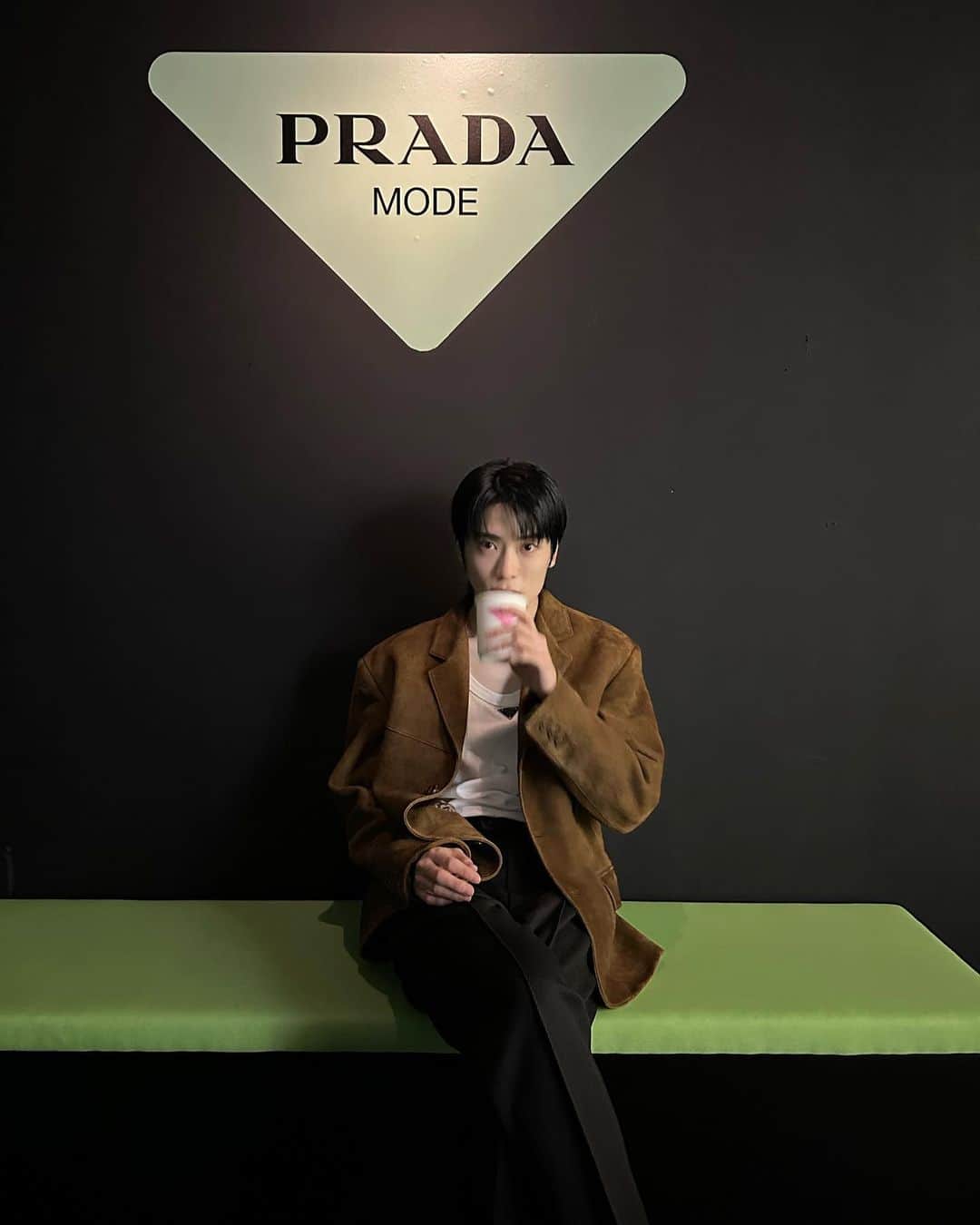 ジェヒョンさんのインスタグラム写真 - (ジェヒョンInstagram)「The 10th iteration of #PradaMode in Seoul #prada  @prada」9月7日 21時31分 - _jeongjaehyun