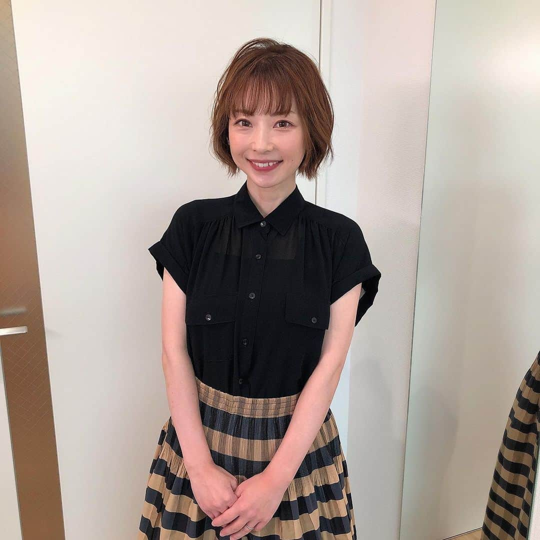 奈良岡希実子のインスタグラム：「きょうのミヤネ屋の衣装です😊 衣装が秋めいてきました☺️ #PR #ミヤネ屋 #気象予報士 #衣装 #aries_official_acct  さん #いつもありがとうございます」