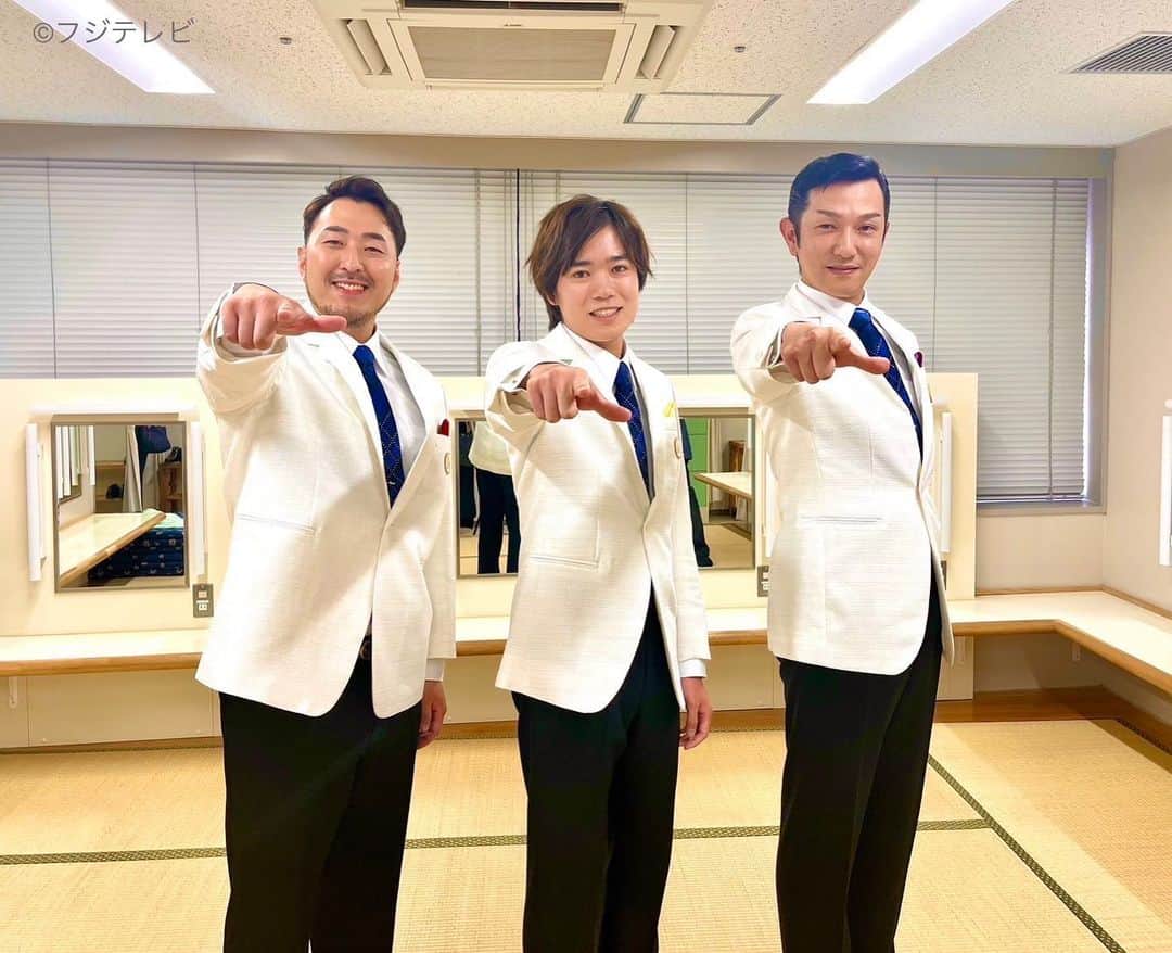 【公式】『ノンストップ！』のインスタグラム：「明日の #ノンストップ は☝️   #二代目橋幸夫yH2 の皆さんにインタビュー🎤  約1000人の応募者からオーディションで選ばれた御三方がおとといデビュー✨️  きのう初ステージを迎えた皆さんにお話を伺いました！   #橋幸夫 さんに頂いたアドバイスとは…？  是非ご覧ください！」