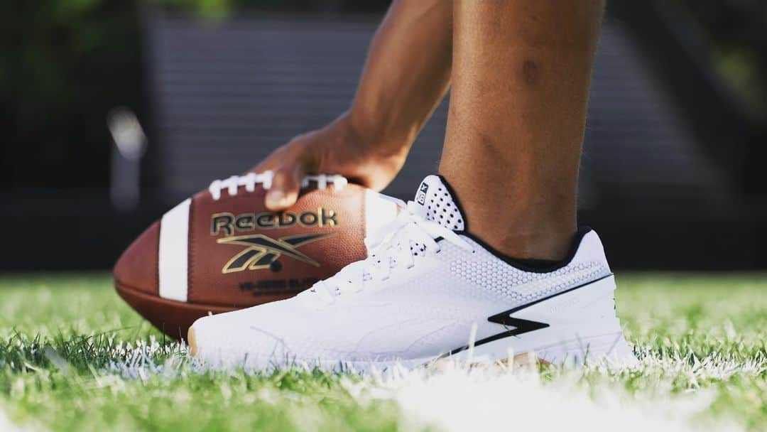 Reebokさんのインスタグラム写真 - (ReebokInstagram)「Ready for gametime. Reebok is excited to announce a championship-level partnership with QB @justnfields」9月7日 21時40分 - reebok