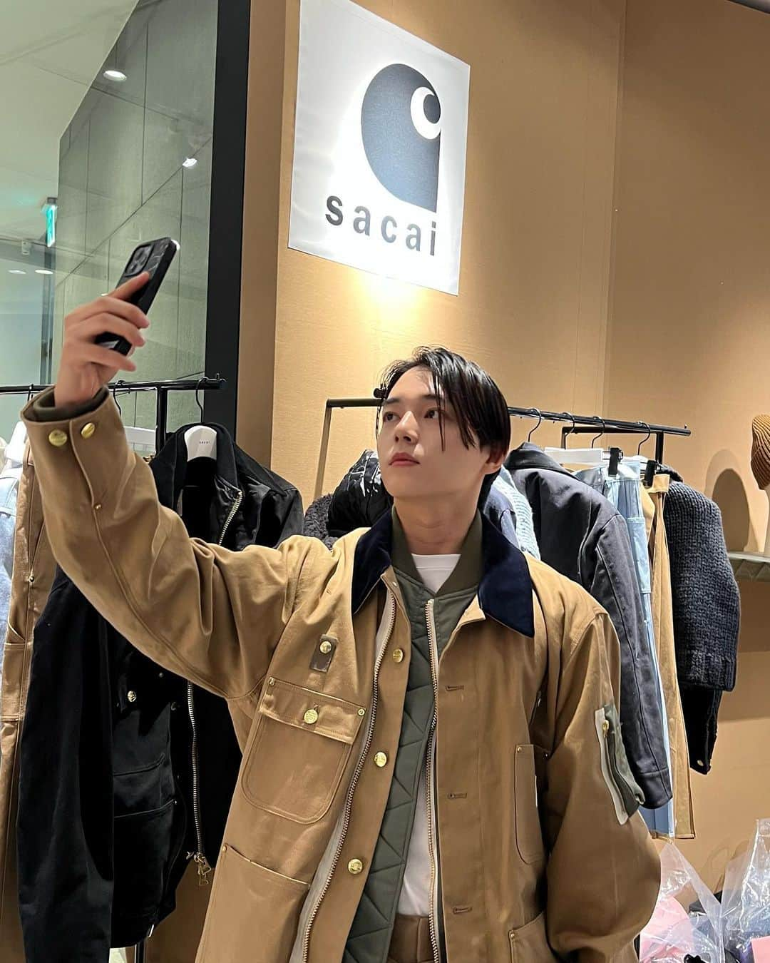 チ・ウンソンさんのインスタグラム写真 - (チ・ウンソンInstagram)「오늘 하루 😭  #sacai #carhartt #moonsun #문선 #sacaiofficial #사카이 #칼하트」9月7日 21時40分 - jay2ssung