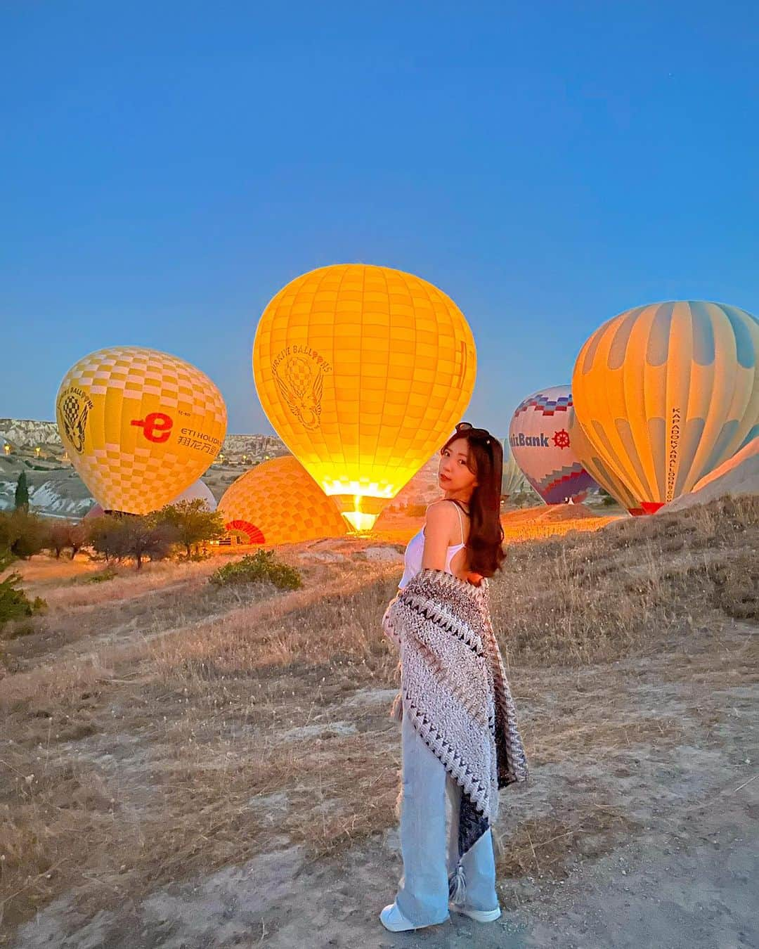 めいのインスタグラム：「--🇹🇷Turkey-Cappadocia トルコの旅は熱気球からスタート ・ ・ ・　 ・ ・ ・  —  #instapic#日本#turkey#寫真#portrait#사진#熱気球#土耳其#커피#ポートレート#japanesegirl#旅行#japan#photo_jpn#熱氣球#섹시#photo#写真部#フォロー#撮影#model#view#トルコ#tokyo#follow#portraitsedition  土耳其的旅程從熱氣球開始」