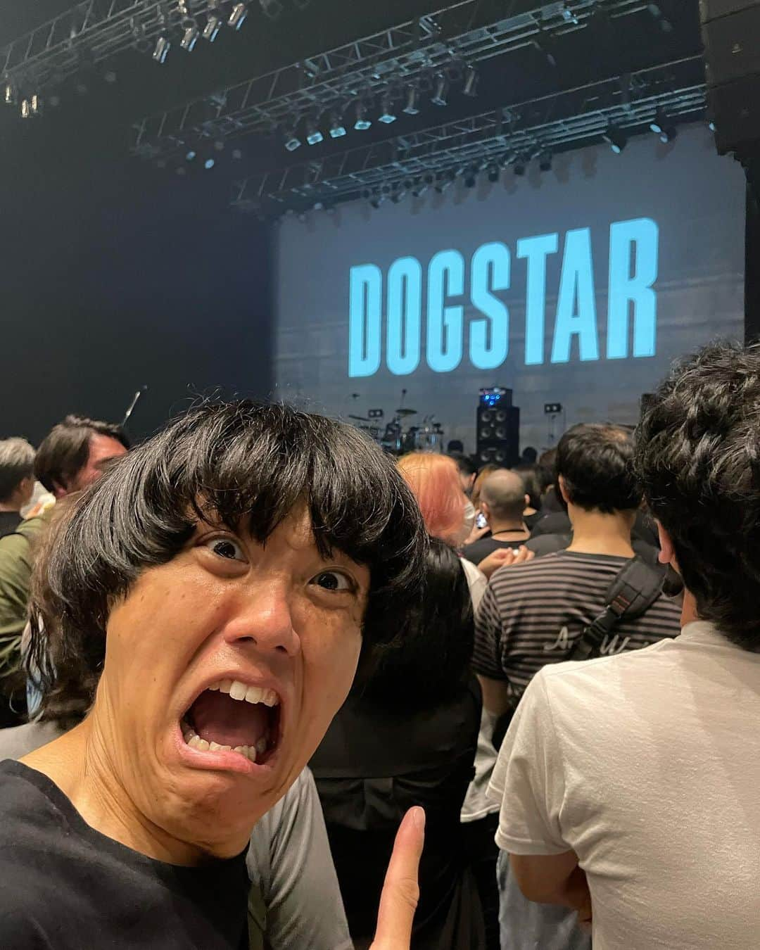 あんこのインスタグラム：「キアヌ♡ DOGSTAR♡」