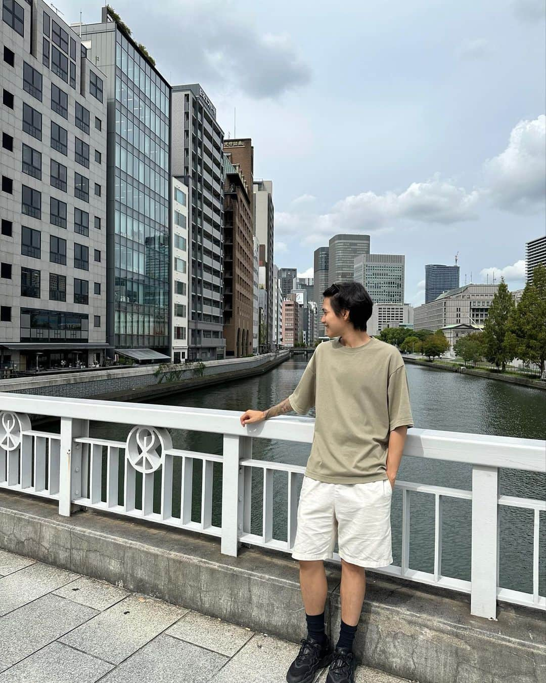 mizukiさんのインスタグラム写真 - (mizukiInstagram)「韓国時間を終えた後は大阪に🛩️ スヨルと一緒に来たのは4年ぶり。 あの時行ったカフェにあの時みた風景🌏 同じ景色をまた同じように歩くことができたの、不思議だねぇ〜🤭 最後の写真は4年前の写真です☺️ 二人とも大人になったね...ほほ  ㅤㅤㅤㅤㅤㅤㅤㅤㅤㅤㅤㅤㅤまたゆっくり大阪カフェとかご飯屋さん巡りしたいなぁ〜🥯💬 ㅤㅤㅤㅤㅤㅤㅤㅤㅤㅤㅤㅤㅤ #大阪#北浜#北浜カフェ#日韓カップル#国際結婚#한닐부부」9月7日 21時52分 - mizukidrop