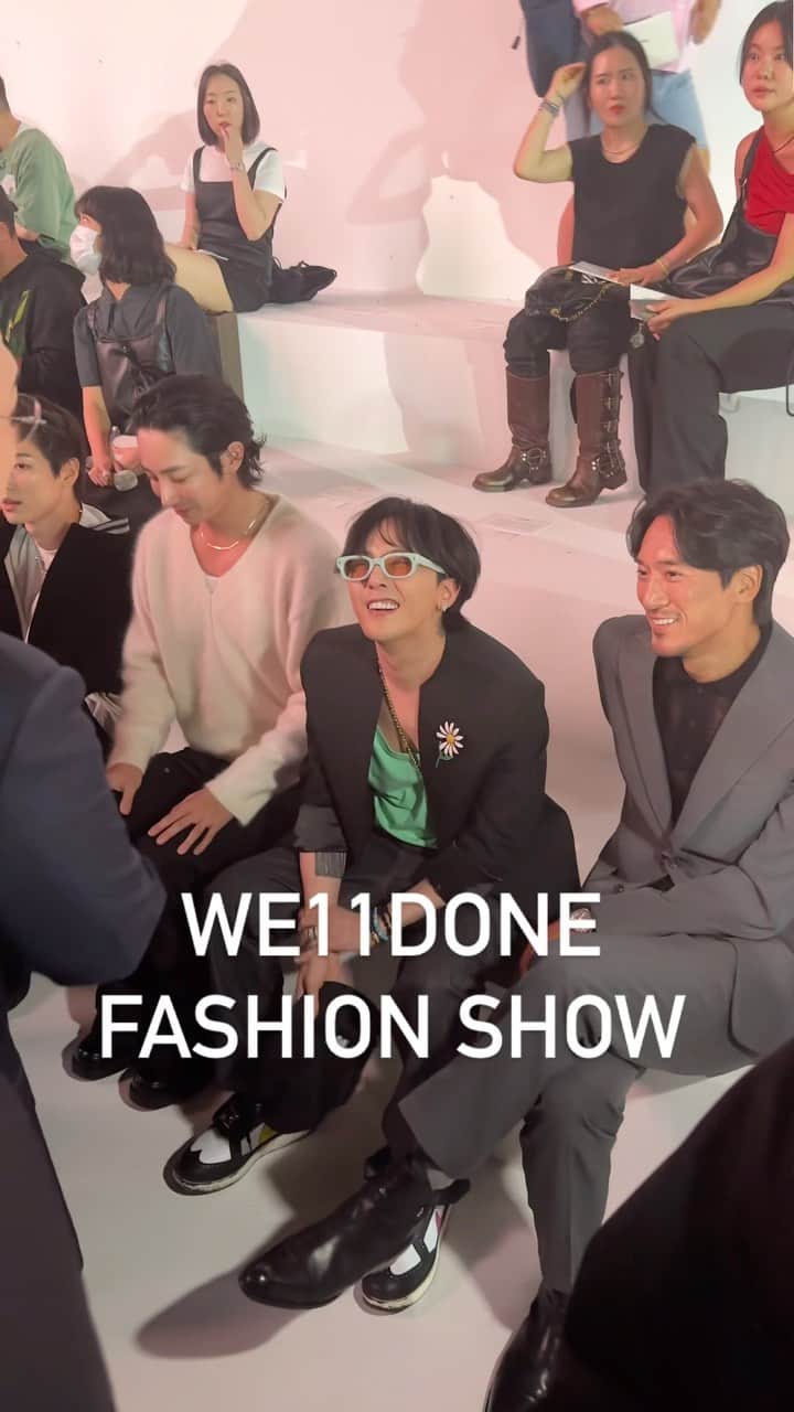 가로수길 , Seoulのインスタグラム：「WE11DONE Fashion Show  해외패션위크가도 단 한번도 보지 못하던 지디님 어제 오늘 두번이나 보다니 🥹🥹  #WE11DONE」
