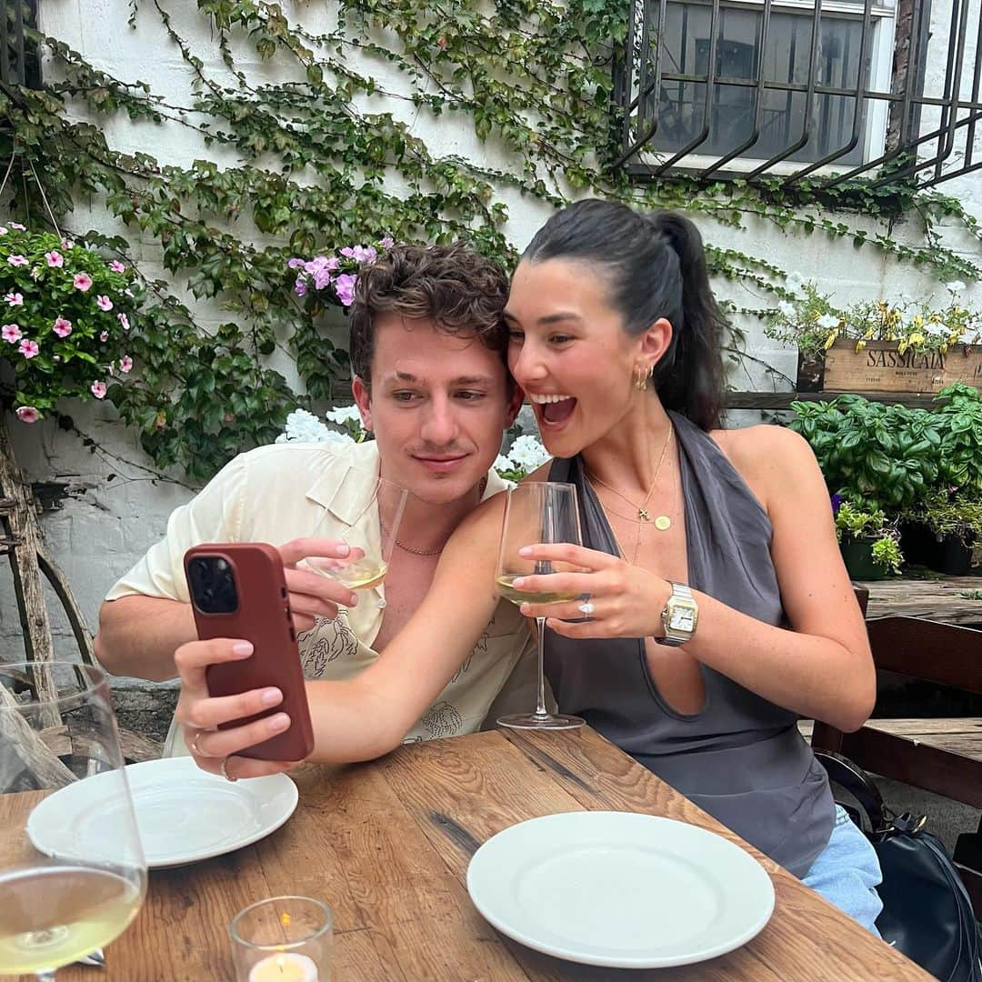 チャーリー・プースさんのインスタグラム写真 - (チャーリー・プースInstagram)「I flew to New York to ask my best friend to marry me, and she said yes. I am the happiest, best version of myself and it is all because of you Brookie. I love you endlessly forever and ever and ever.」9月7日 22時00分 - charlieputh