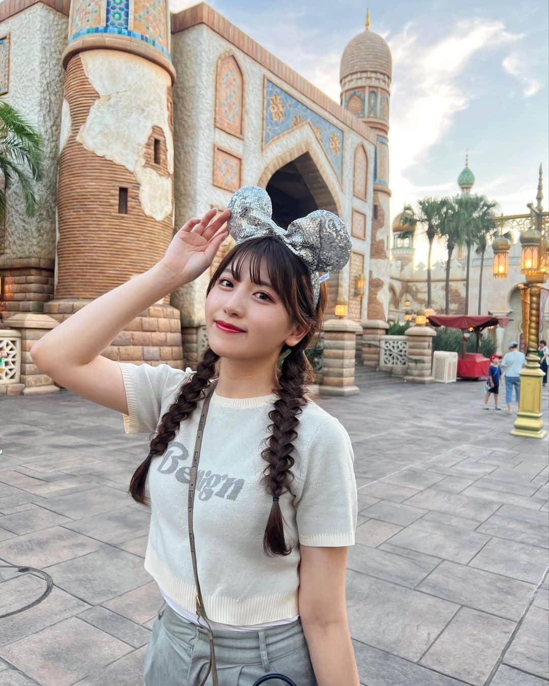 のインスタグラム：「ディズニーシーで好きなアトラクションは？？🐠🫧  ちなみに一緒に行った友達は海底2万マイル、 私はアクアトピアが1番好きです😋  みんなの意見も聞かせてー🪄」