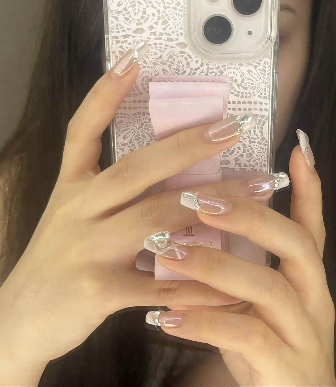 古澤里紗さんのインスタグラム写真 - (古澤里紗Instagram)「new nail🩰🪞''  . . .  キラキラバレエネイルです♩ やっぱりぴんくのネイルが 1番すきだし1番可愛いっ  . . .  #ネイル #ジェルネイル  #ガーリーネイル #フレンチネイル  #フレンチガーリー」9月7日 22時11分 - fuuuuu_ri