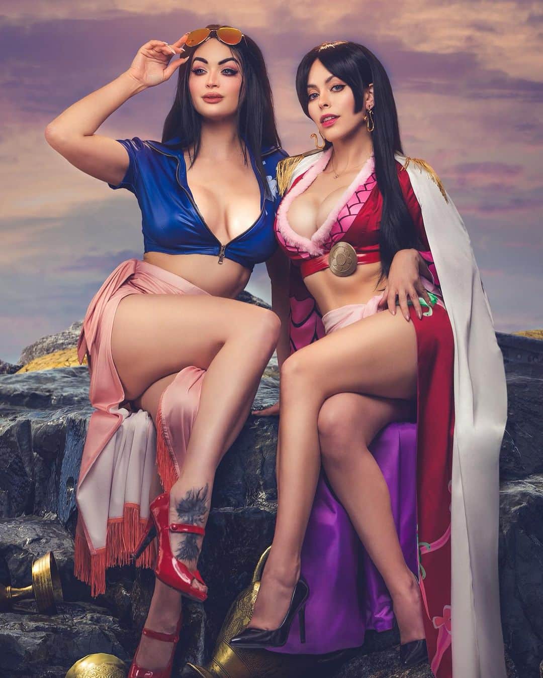 Nadya Antonのインスタグラム：「Yo ho, yo ho, a pirate’s life for me 🏴‍☠️ #onepiece hits number one ranked TV series in 84 different countries around the globe 🎉 Hooray!!  Nico Robin @danielledenicola  Boa Hancock @nadyasonika  📸 @davidlovephotog  ———————————————- Yo ho, yo ho, Un gran pirata soy 🏴‍☠️ One piece ya rompió record estando en primer lugar en 84 países en todo el mundo 🎉 Hooray! #boahancock #nicorobin」