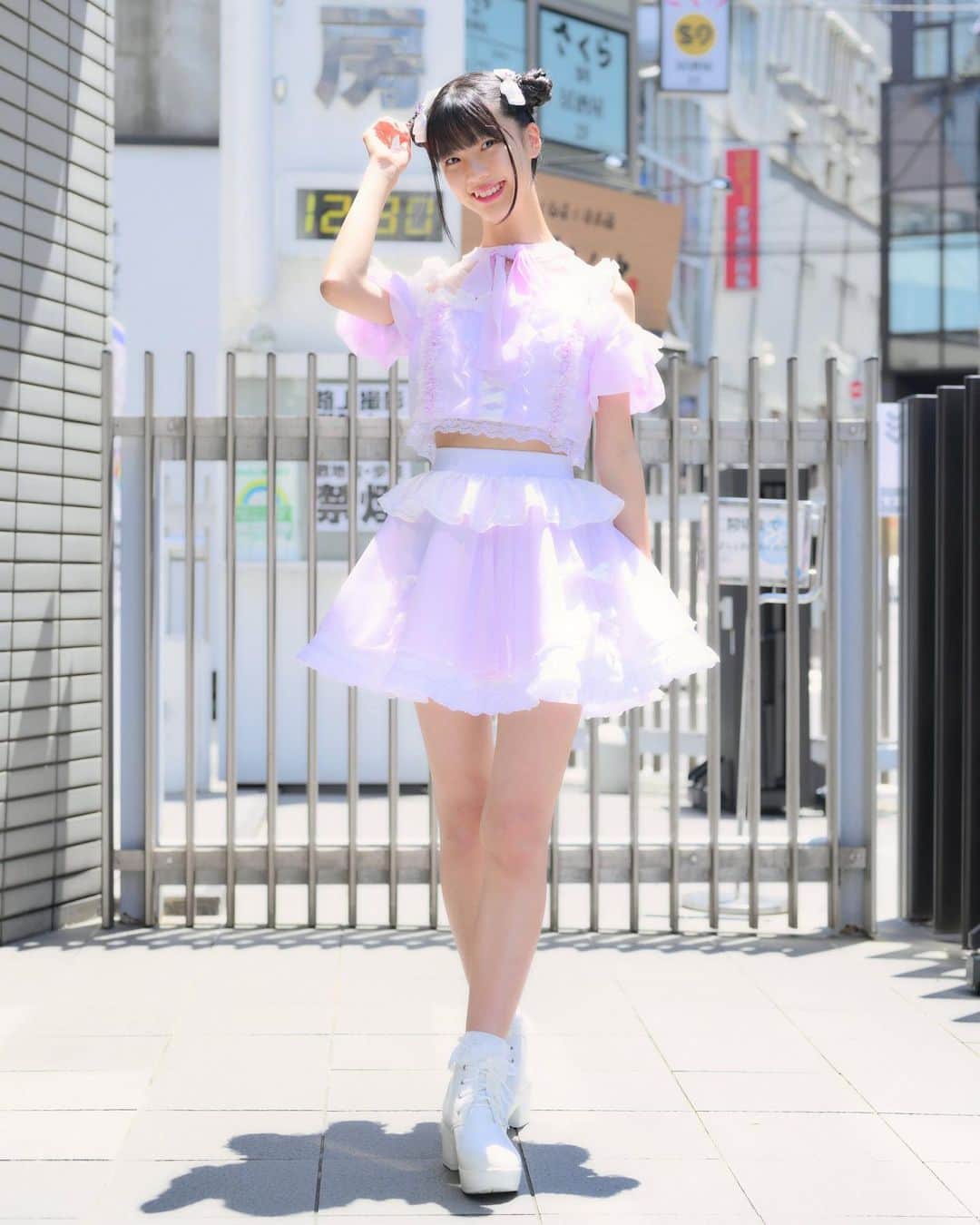 北島澪のインスタグラム：「✨✨✨✨✨✨✨✨✨✨✨  いつもありがとう💚  ✨✨✨✨✨✨✨✨✨✨✨✨   #とぅいんくる  #貸衣装  #レンタル  #アイドル衣装  #ピンク  #フリフリ  #フリル  #肩出し  #肩出しトップス  #ショート丈  #ショート丈トップス  #ミニスカート  #へそ出し  #リボン  #ツインお団子  #ツイン  #北島澪  #モデル  #ジュニアモデル  #キッズモデル  #中学生  #jc2」