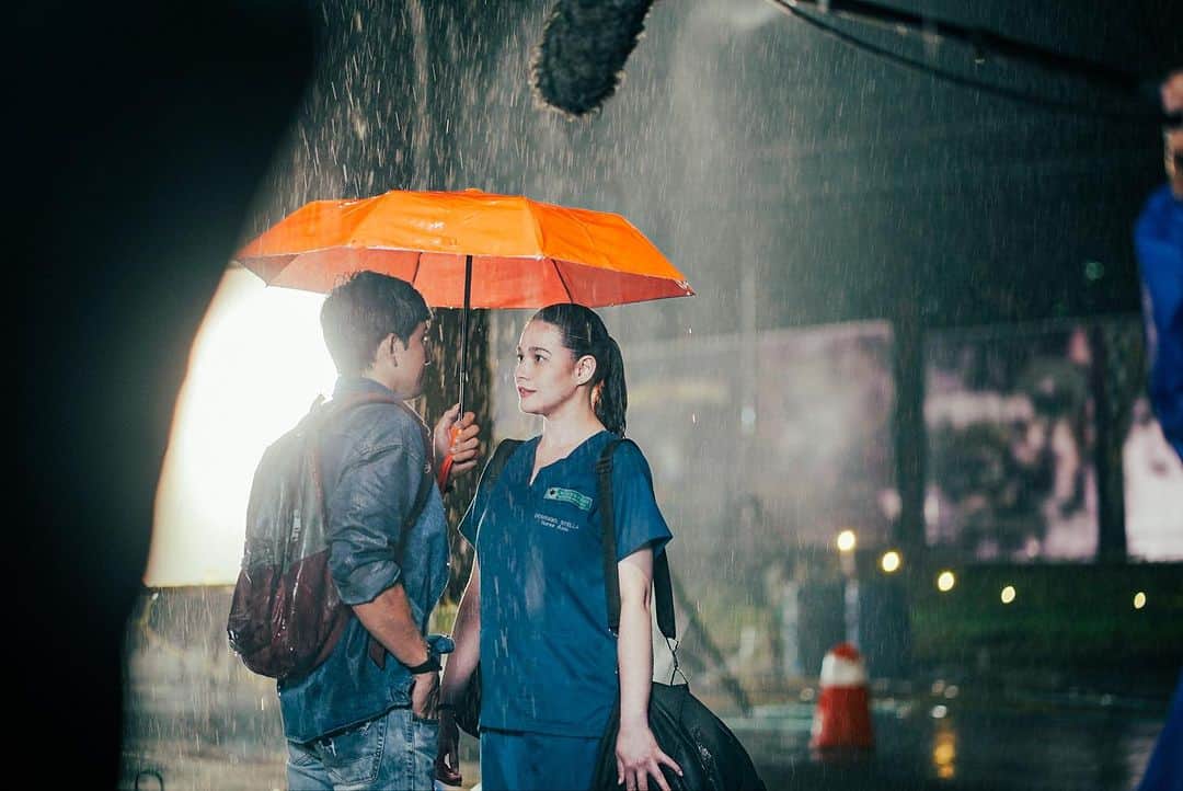 ベア・アロンゾのインスタグラム：「Love before sunrise soon on GMA and Viu ❤️  @gmanetwork  @viuphilippines」