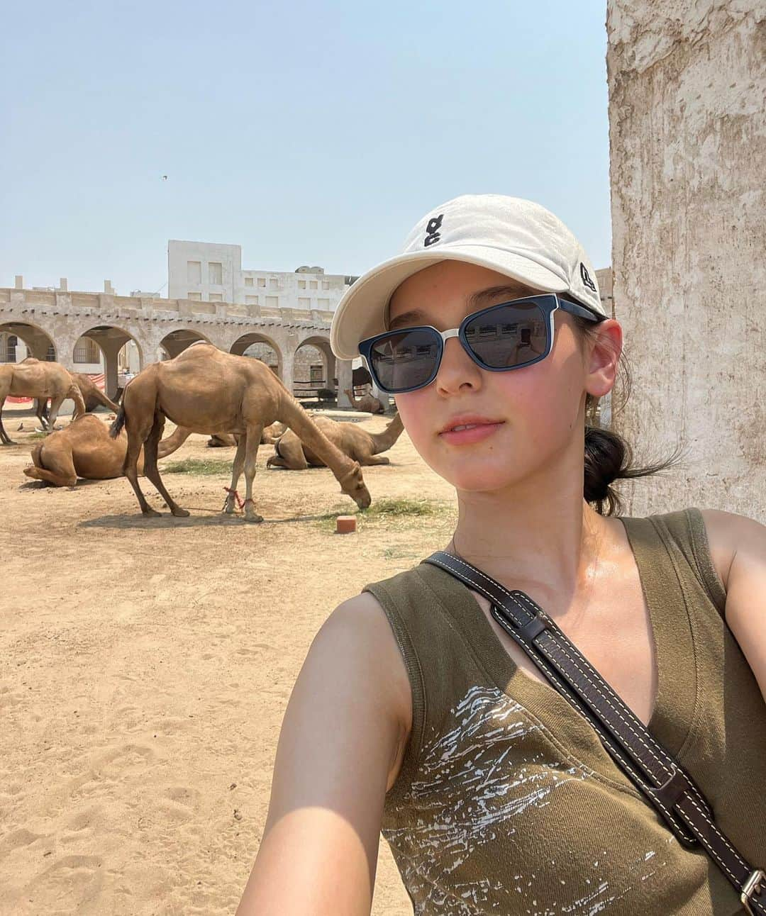 世良マリカさんのインスタグラム写真 - (世良マリカInstagram)「3 hours transit tour in Qatar🇶🇦♡ 暑過ぎ！！  #qatar #camel」9月7日 22時24分 - seramali_jsmn