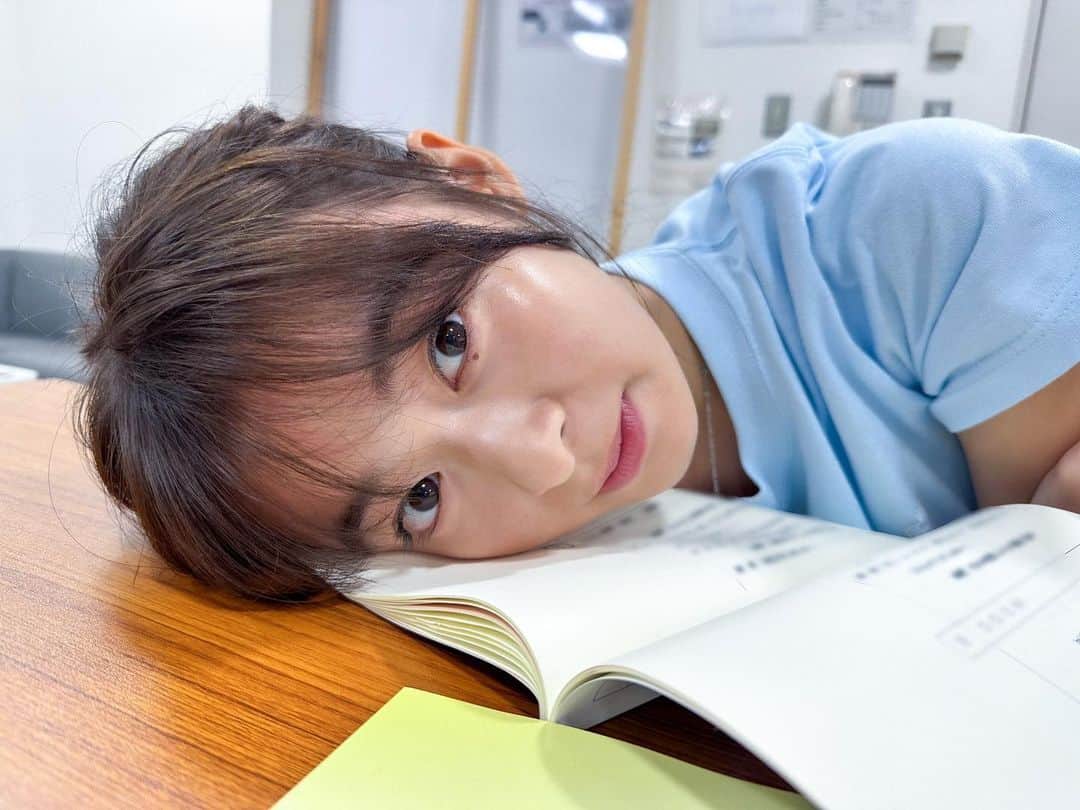 のインスタグラム：「真夏のシンデレラ　オフショット  #森七菜 #もりななのきまぐれ #真夏のシンデレラ #夏シン #ビジュ爆発 #思わず携帯を横に #もしかして目が合ってる? #連続投稿63日目」