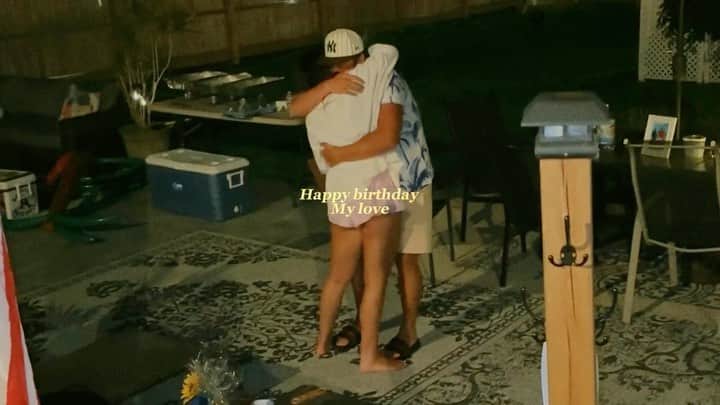 ケンドール・バーツのインスタグラム：「Happy birthday to my person. You make everyday a celebration and today I get to celebrate you! Your unconditional love is unmatched, I love you🩶」