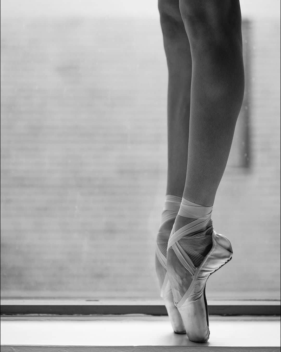 ballerina projectのインスタグラム：「𝐊𝐚𝐭𝐢𝐞 𝐁𝐨𝐫𝐞𝐧 🩰  @katieboren1 #katieboren #ballerinaproject #ballerina #pointeshoes #ballet #feet #legs  Ballerina Project 𝗹𝗮𝗿𝗴𝗲 𝗳𝗼𝗿𝗺𝗮𝘁 𝗹𝗶𝗺𝗶𝘁𝗲𝗱 𝗲𝗱𝘁𝗶𝗼𝗻 𝗽𝗿𝗶𝗻𝘁𝘀 and 𝗜𝗻𝘀𝘁𝗮𝘅 𝗰𝗼𝗹𝗹𝗲𝗰𝘁𝗶𝗼𝗻𝘀 on sale in our Etsy store. Link is located in our bio.  𝙎𝙪𝙗𝙨𝙘𝙧𝙞𝙗𝙚 to the 𝐁𝐚𝐥𝐥𝐞𝐫𝐢𝐧𝐚 𝐏𝐫𝐨𝐣𝐞𝐜𝐭 on Instagram to have access to exclusive and never seen before content.」