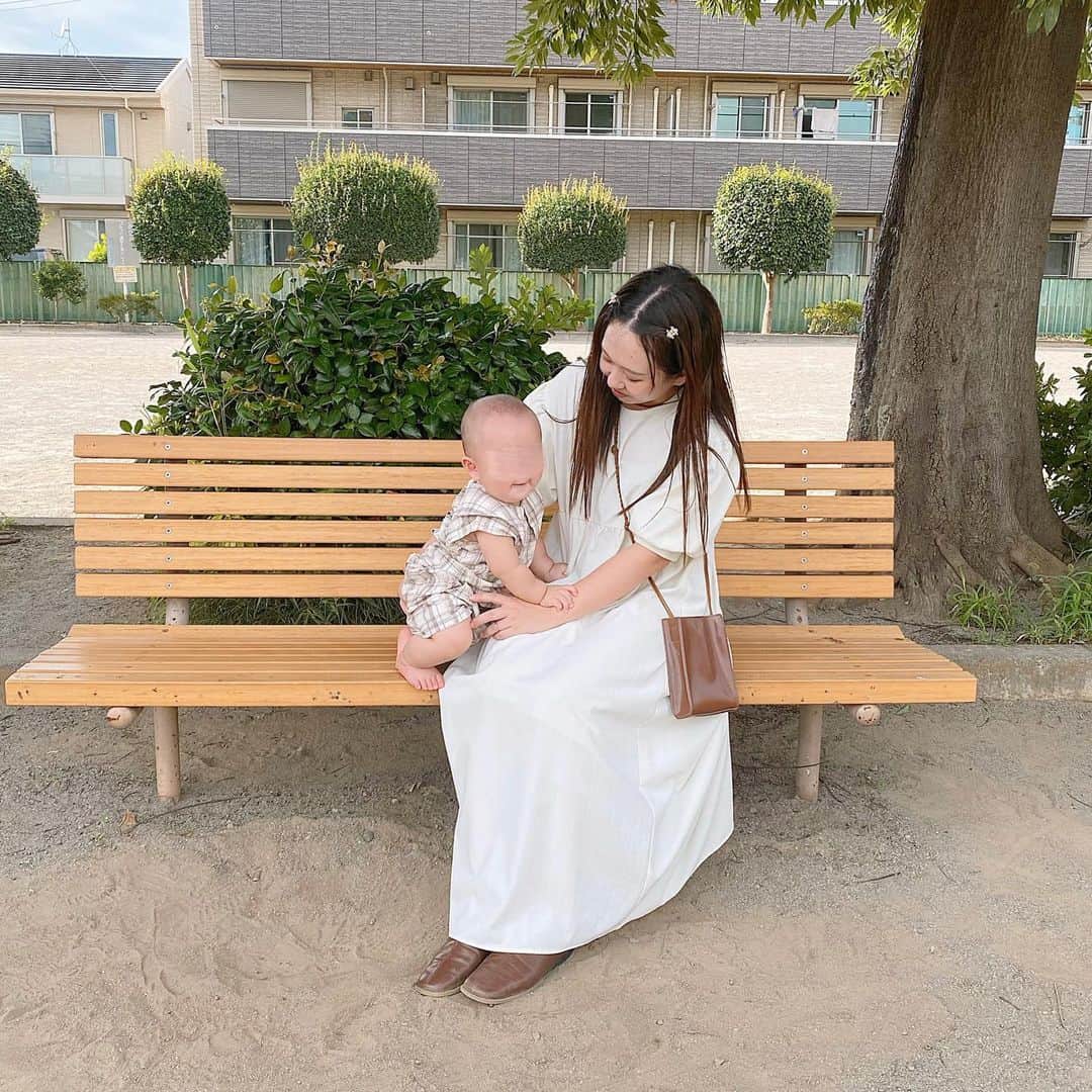 haruのインスタグラム：「ㅤㅤㅤㅤㅤㅤㅤㅤㅤㅤㅤㅤㅤ ㅤㅤㅤㅤㅤㅤㅤㅤㅤㅤㅤㅤㅤ 10ヶ月目前にして、ようやく 育児に慣れてきた気がしました😂✨笑  なのでインスタを気合入れ直すために 2019年の時のままだったアイコンを変えました😂💕 誰！って思われないかな🥹笑笑  これからもコーデの事をはじめ 息子の事、インテリアの事、おすすめの物 もう少し余裕ができたらヘアアレンジも再開して 載せて行こうと思います☺️🙌🏻  見てくださる方々よろしくお願いします🙇🏻‍♀️🤍  ㅤㅤㅤㅤㅤㅤㅤㅤㅤㅤㅤㅤㅤ #低身長コーデ#ママコーデ#ママファッション#ママと息子」